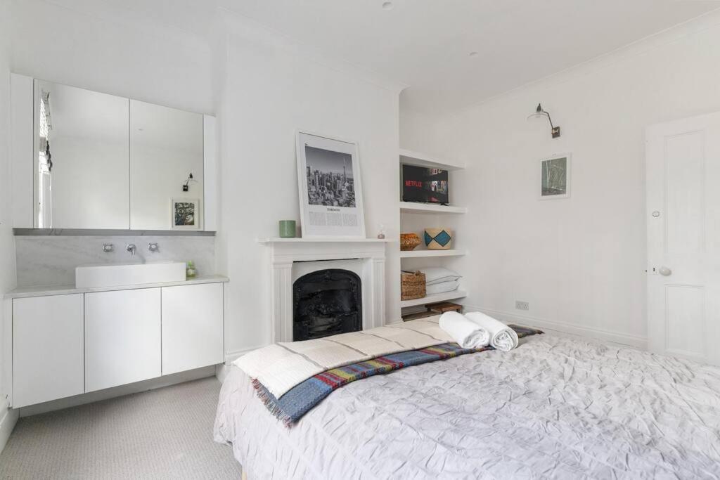 Family House Up To 8ppl With Rooftop Terrace Apartment *