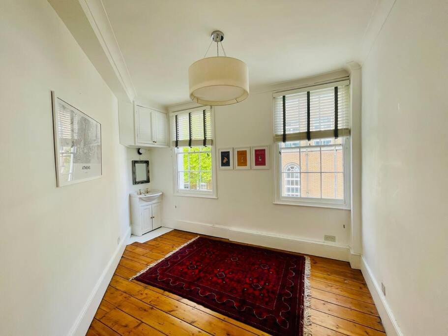 Family House Up To 8ppl With Rooftop Terrace Apartment London