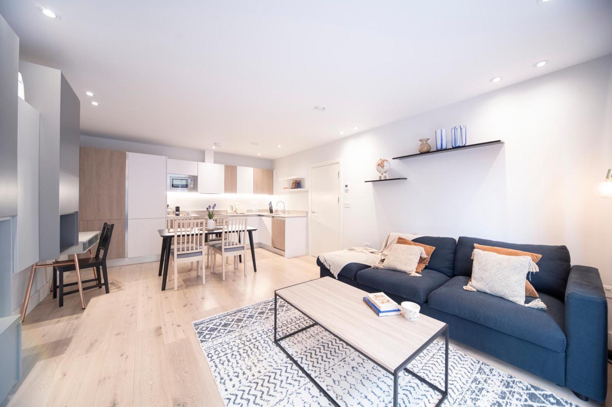 Palmer - Elephant & Castle London