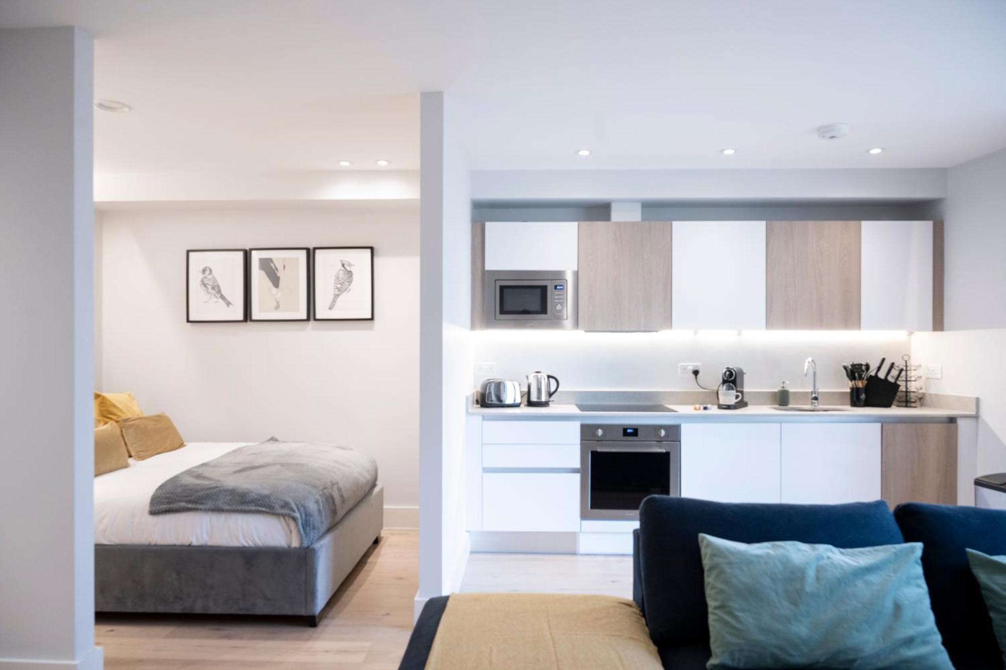 Palmer - Elephant & Castle