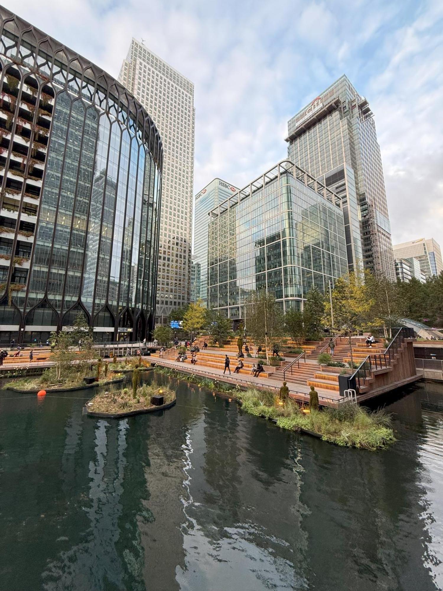 Canary Wharf Waterside Flat Homestay *