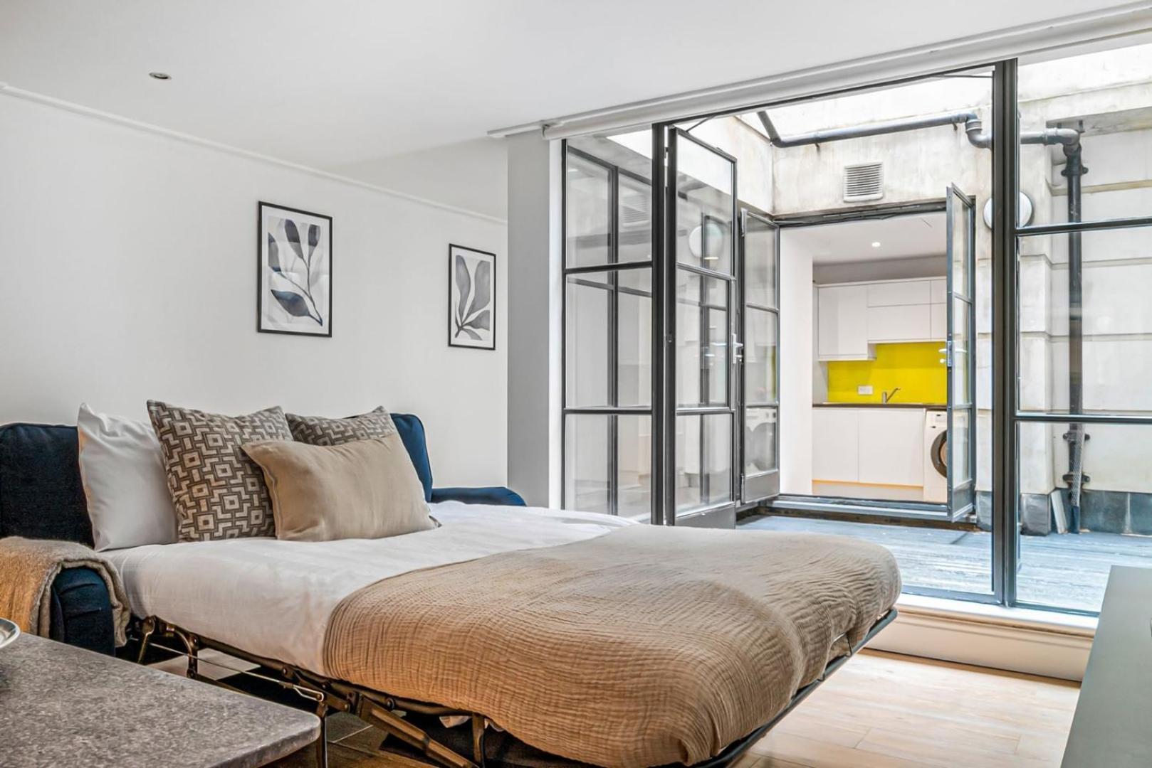 Bnbnook - 2br With Patio - Covent Garden & Strand London