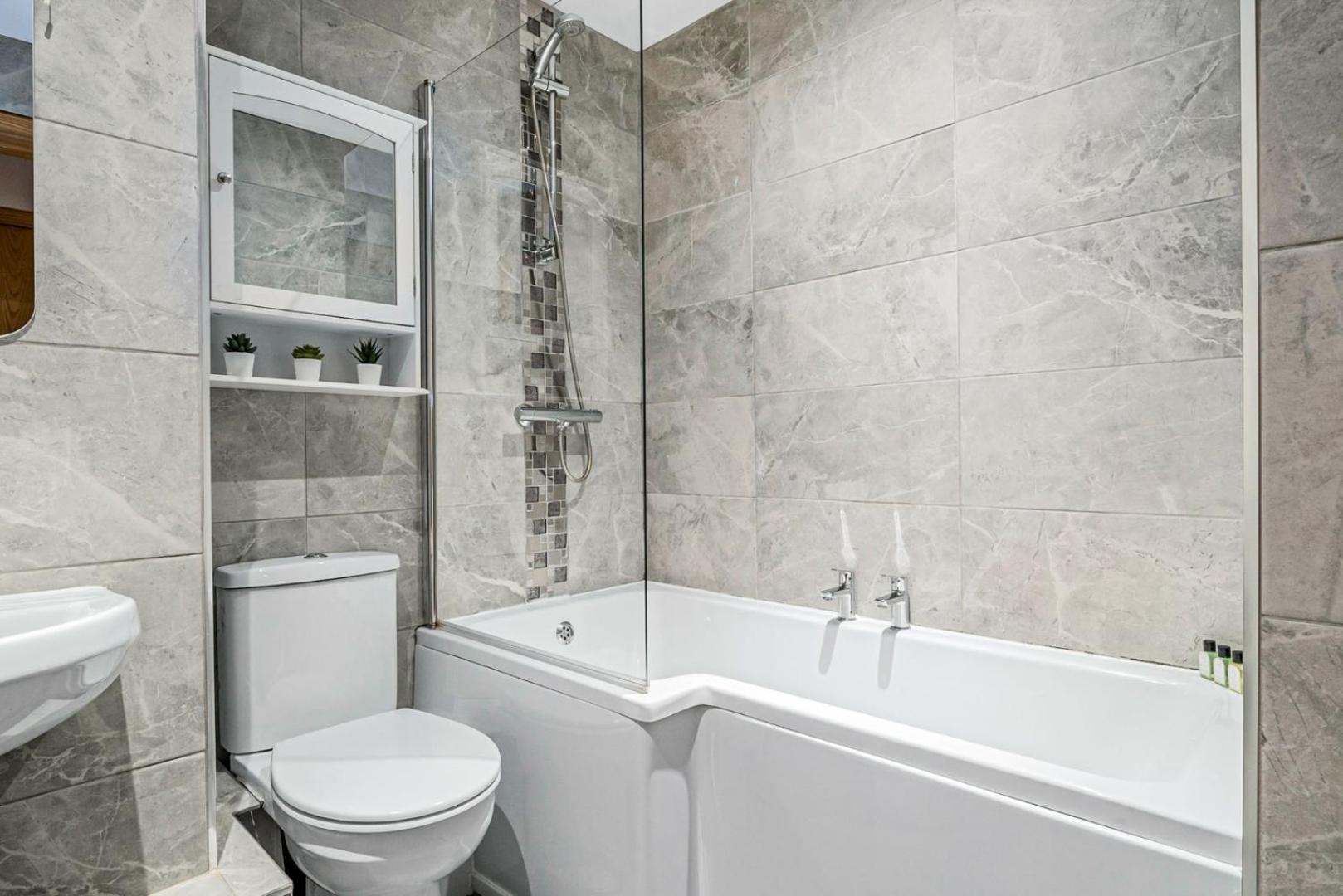 Bnbnook - 2br With Patio - Covent Garden & Strand Apartment *