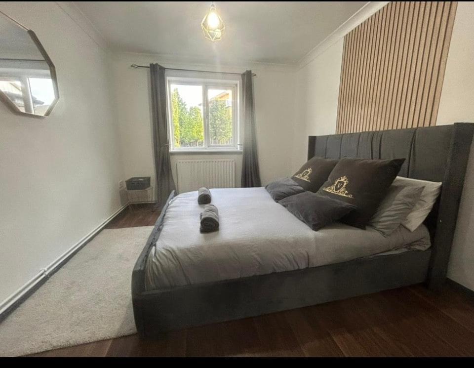 Cosy 2 Bed East Apartment *