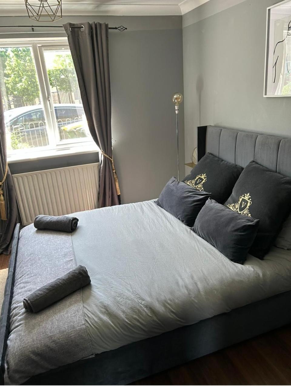 Cosy 2 Bed East Apartment *