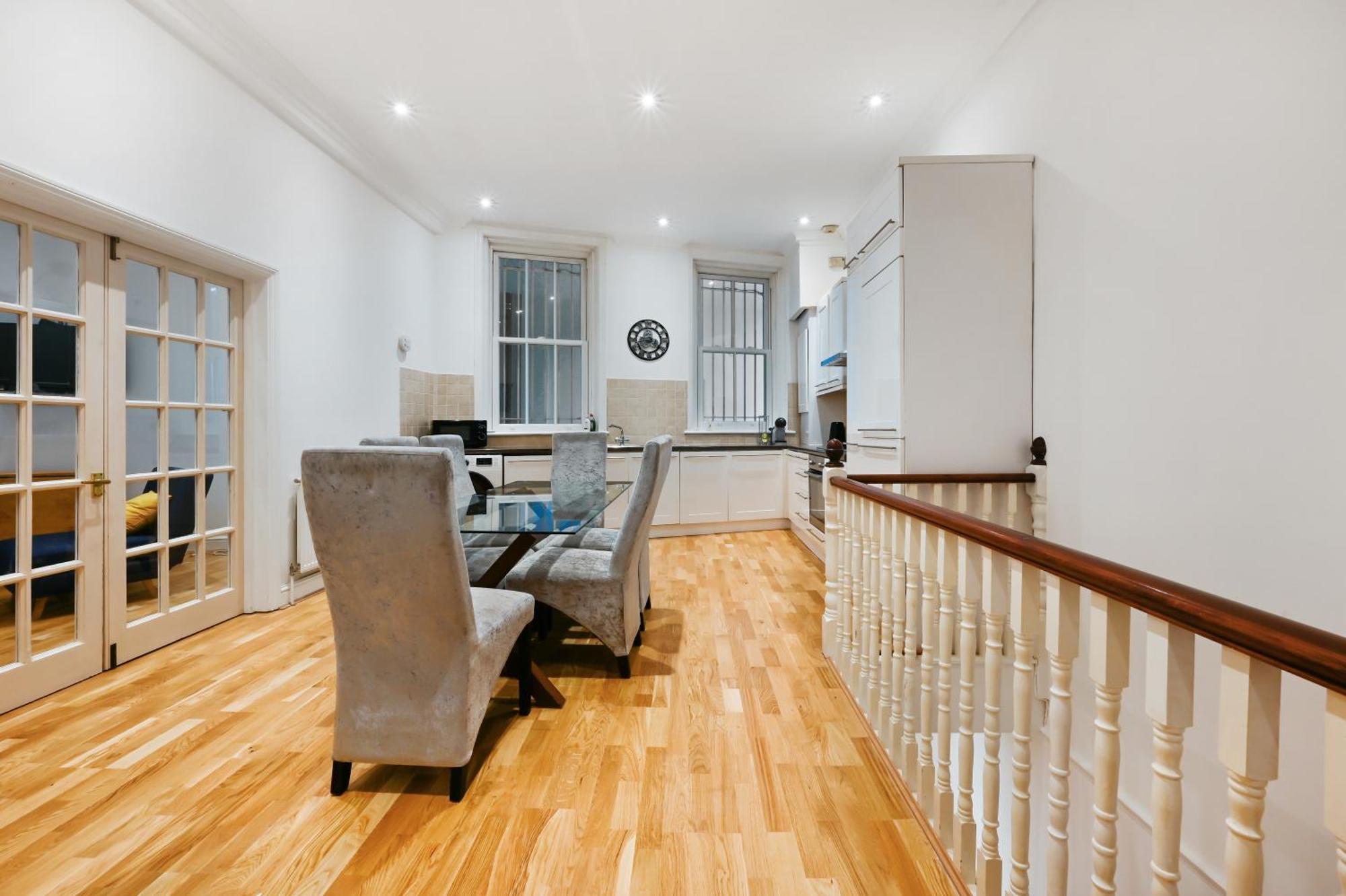 Apartment Fulham Unique & Large Flat With 2 Full En-suites London