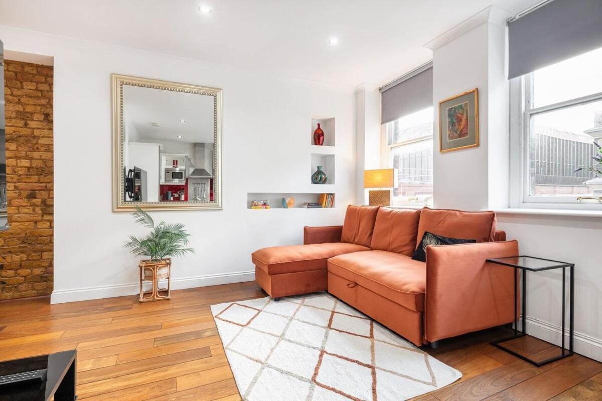 Charming Covent Garden, Air-con Sleeps 6 London