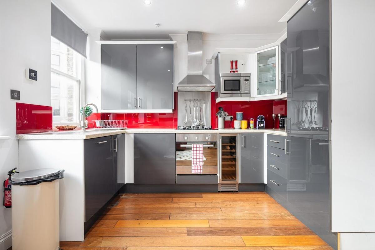 Charming Covent Garden, Air-con Sleeps 6 Apartment London