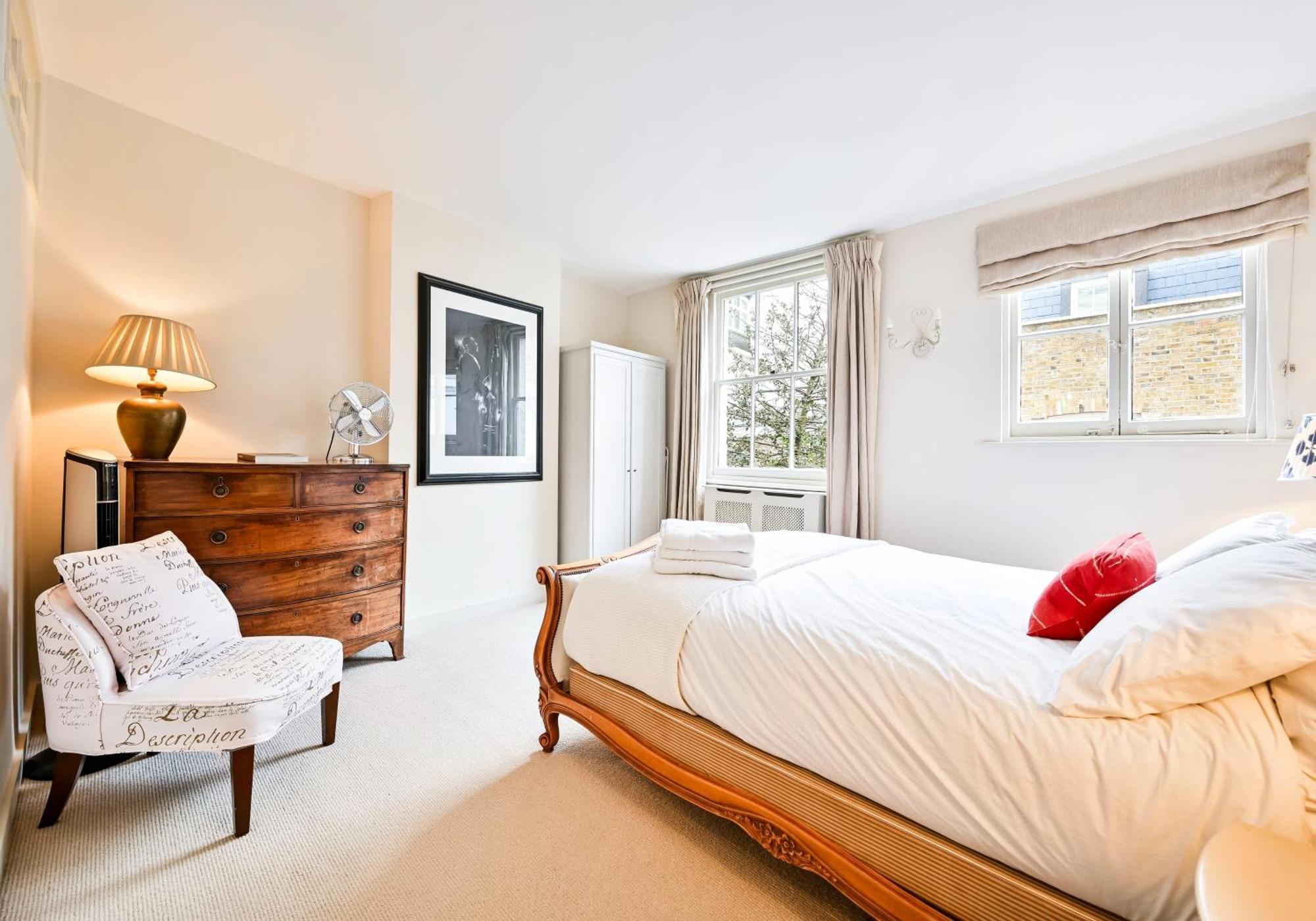 Traditional Mews In Westminster Holiday home London