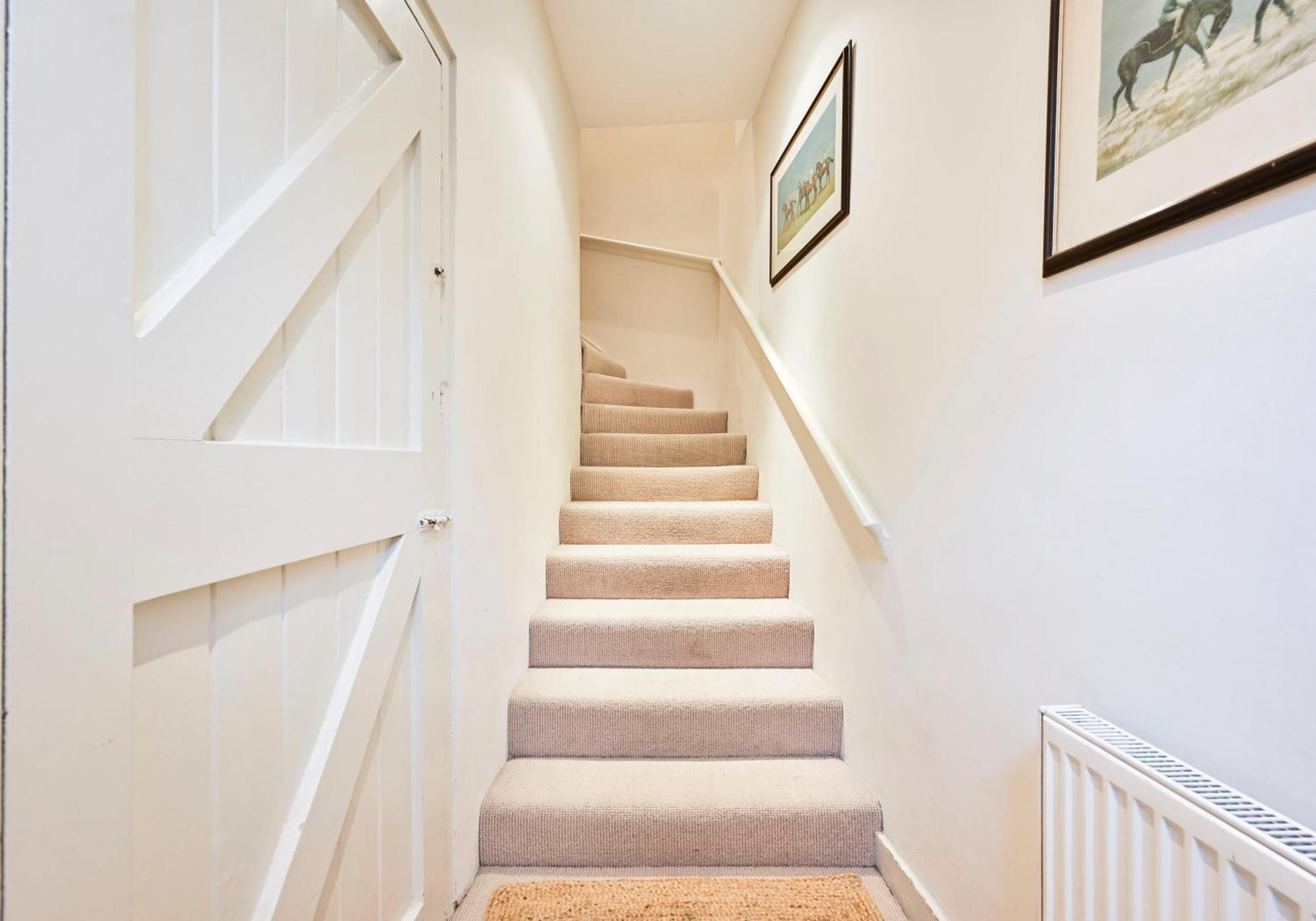 Traditional Mews In Westminster * London