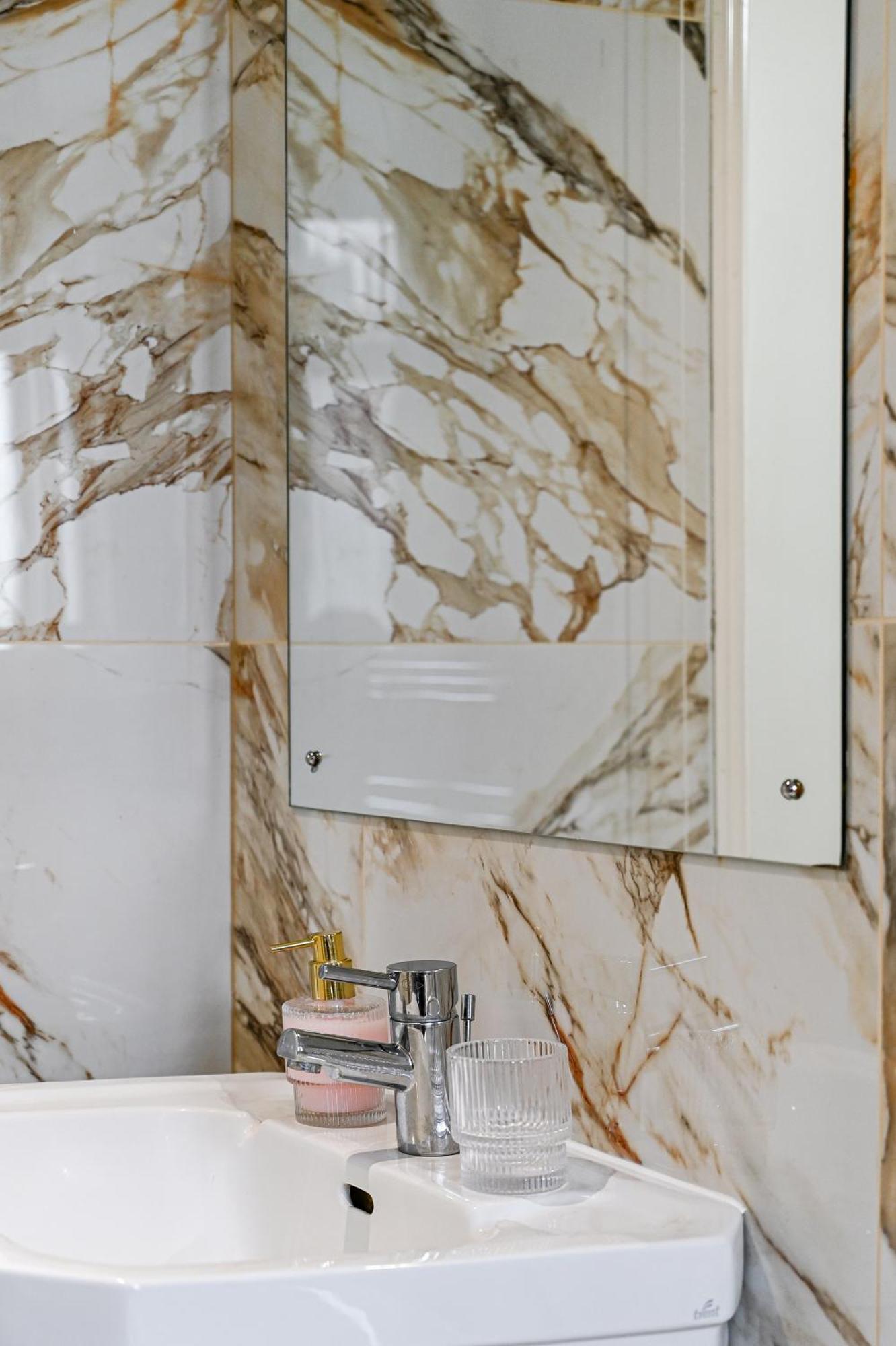 Avari - Princeton Collection