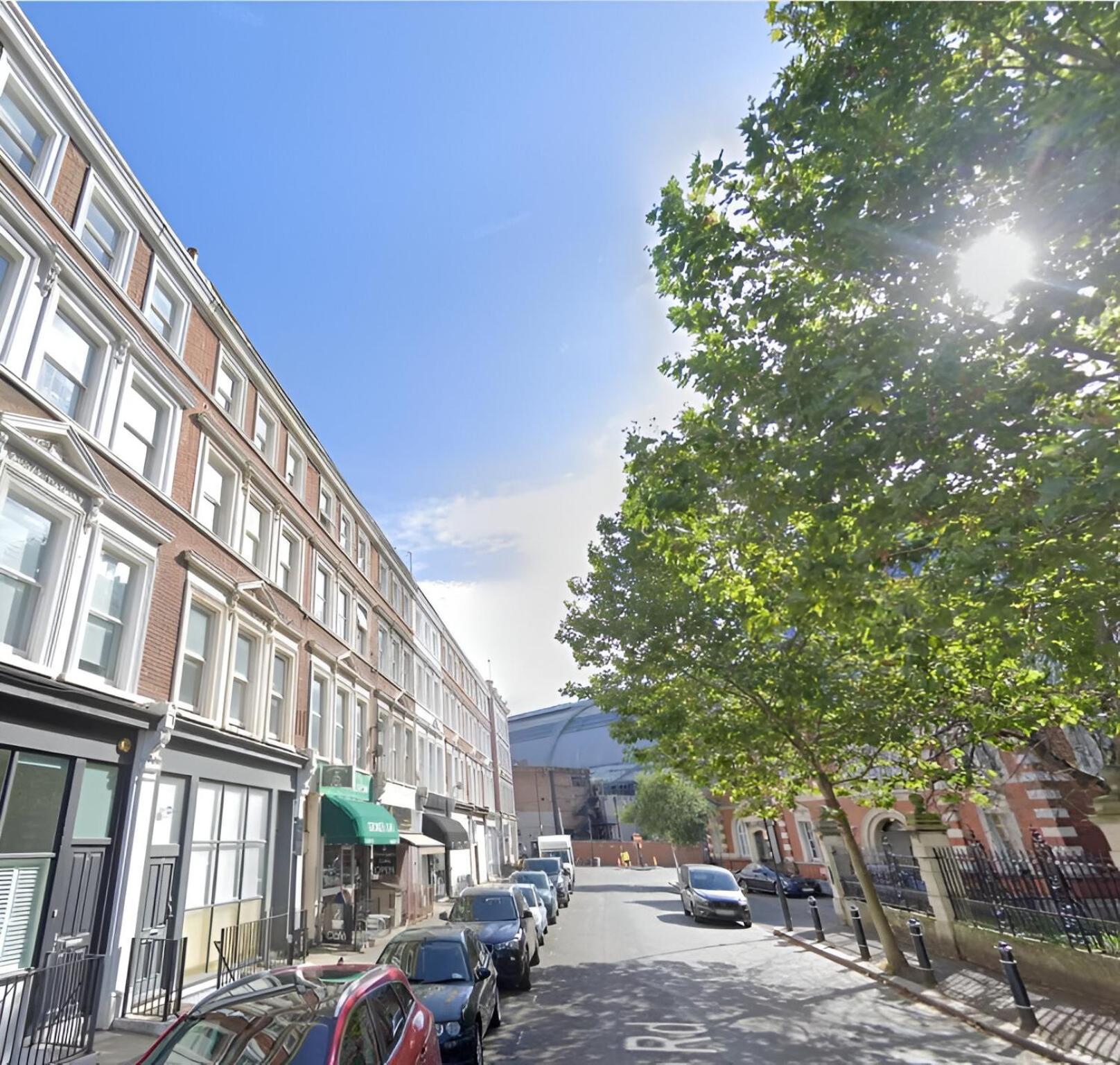 Bright And Airy One Bedroom Condo, Olympia, Kensington Apartment *