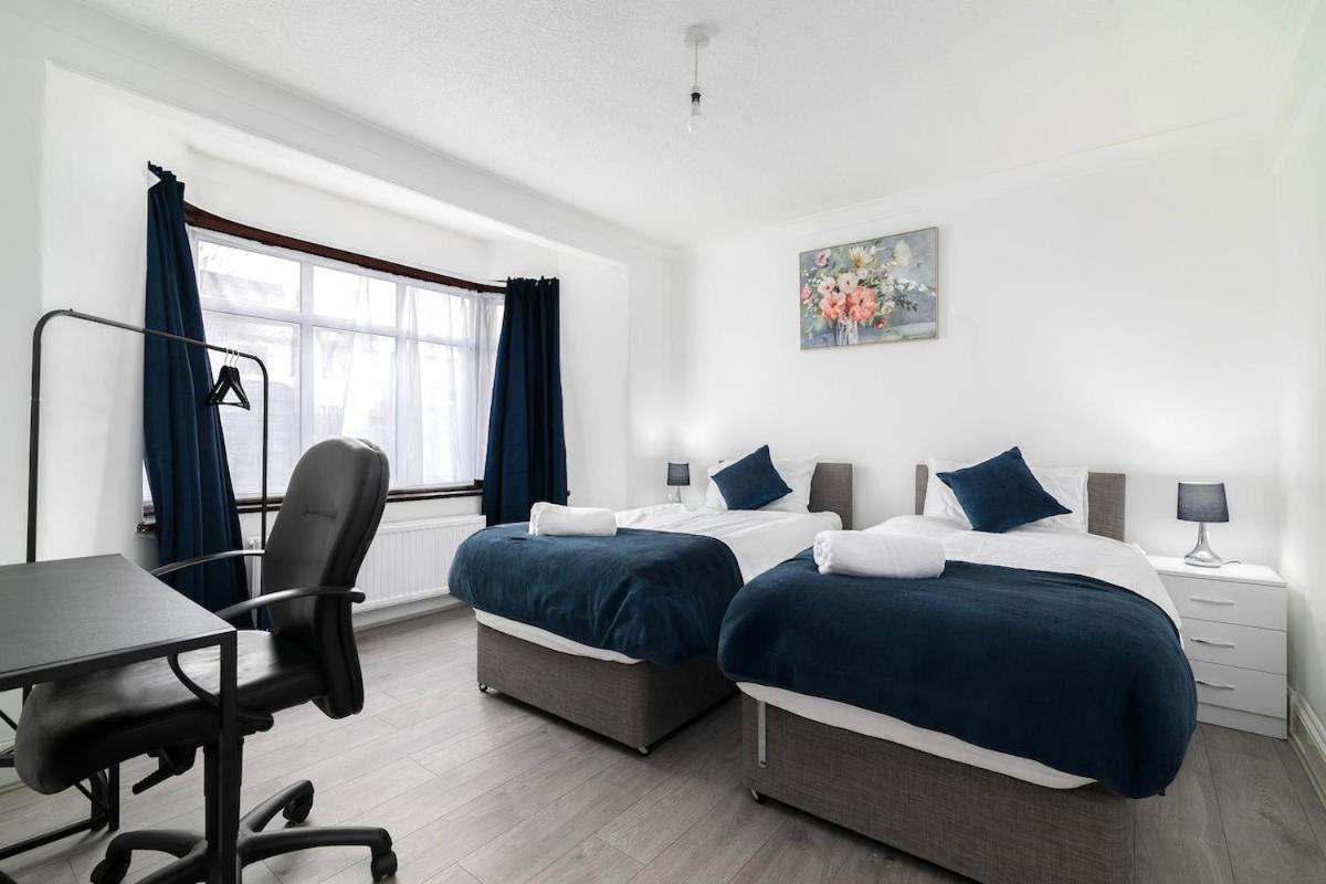 Spacious 4-bedroom Family Near Wembley Casa de férias Londres