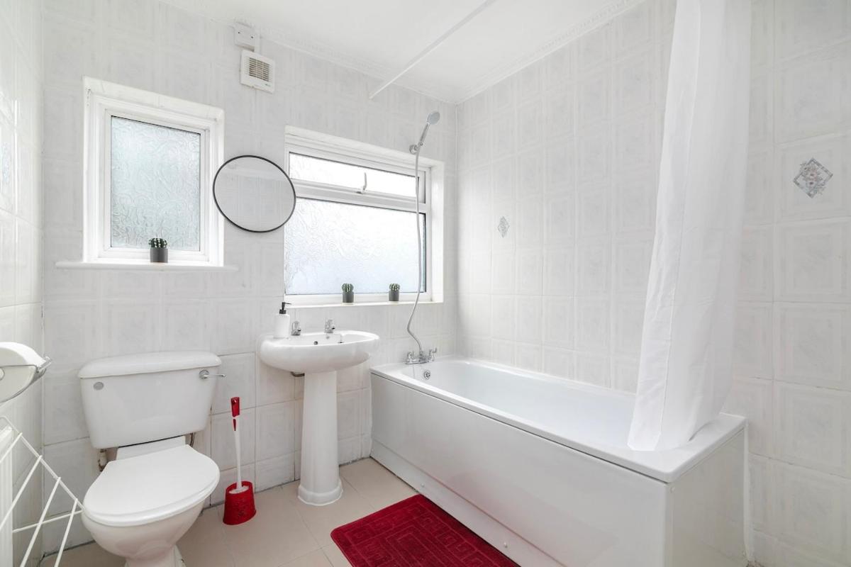 Spacious 4-bedroom Family Near Wembley Casa de férias *