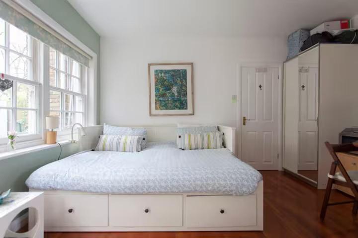 Self Contained Garden Bed & Breakfast