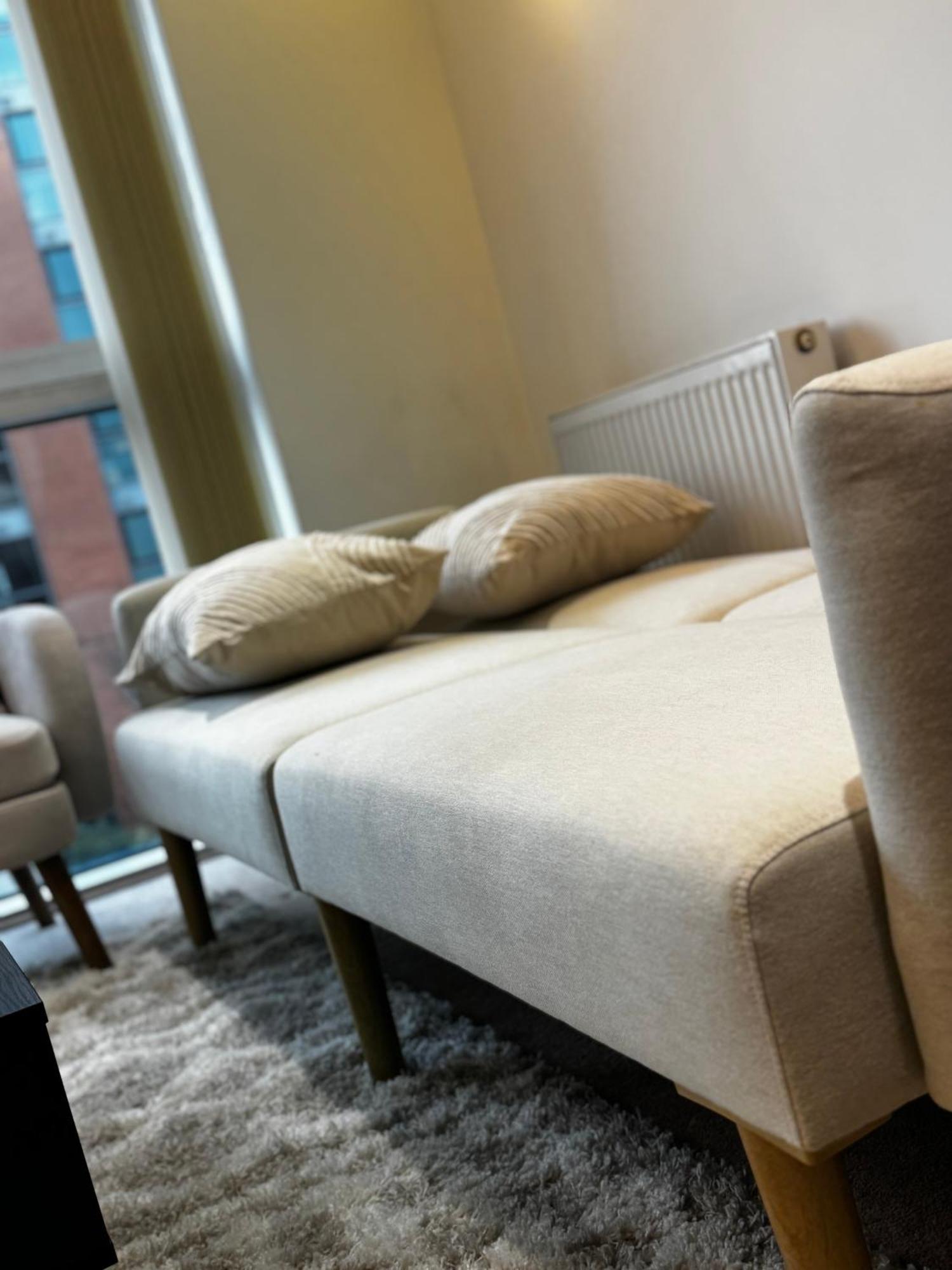 Apartment Entire Flat O2 Cable Cars London