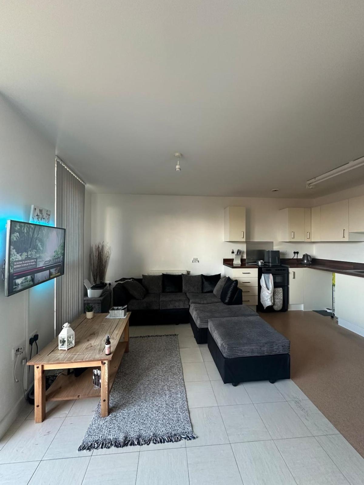 Double In Shared Apartment London