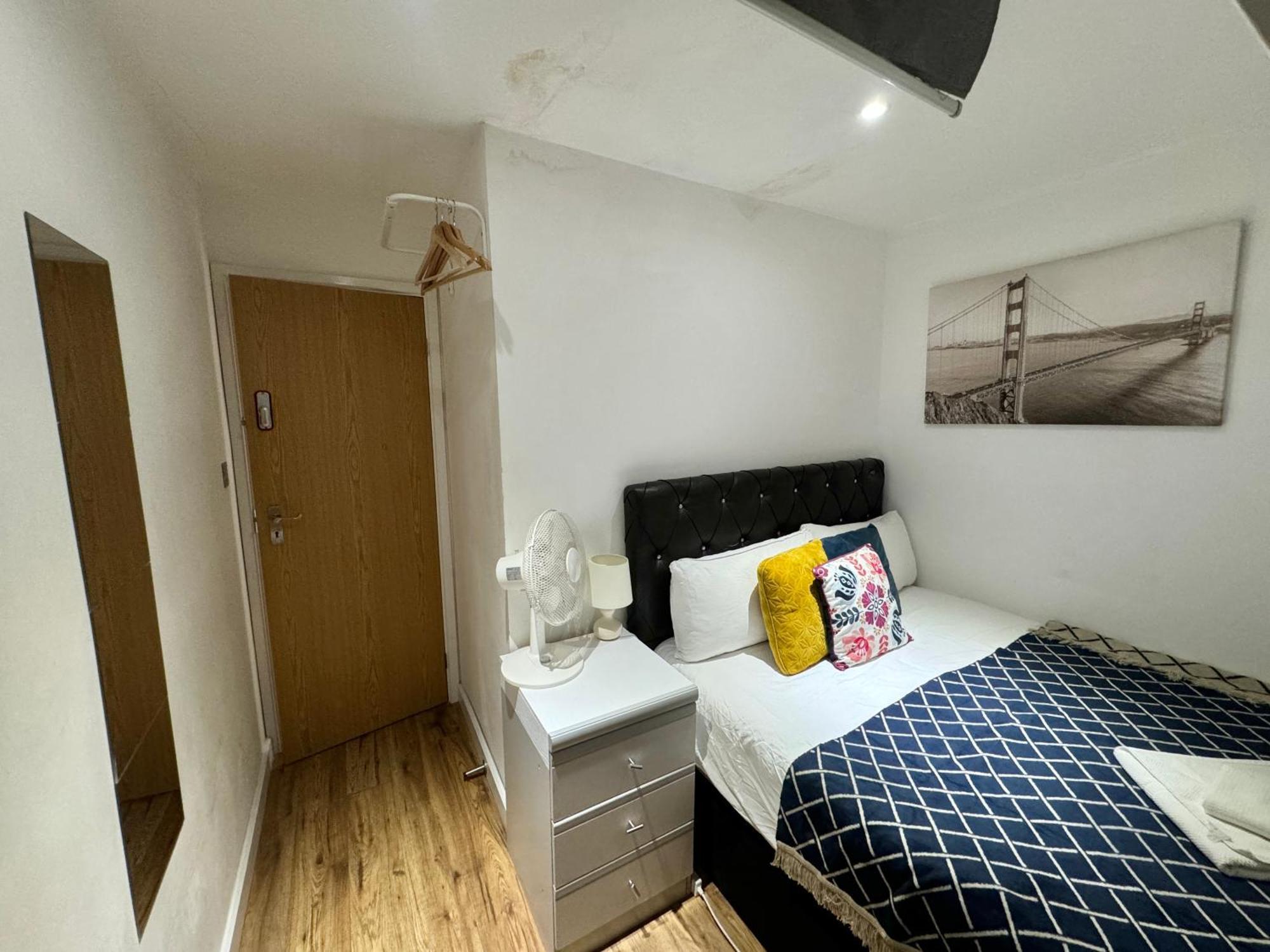 Euston Private Bedrooms 119a 1-4 Homestay London