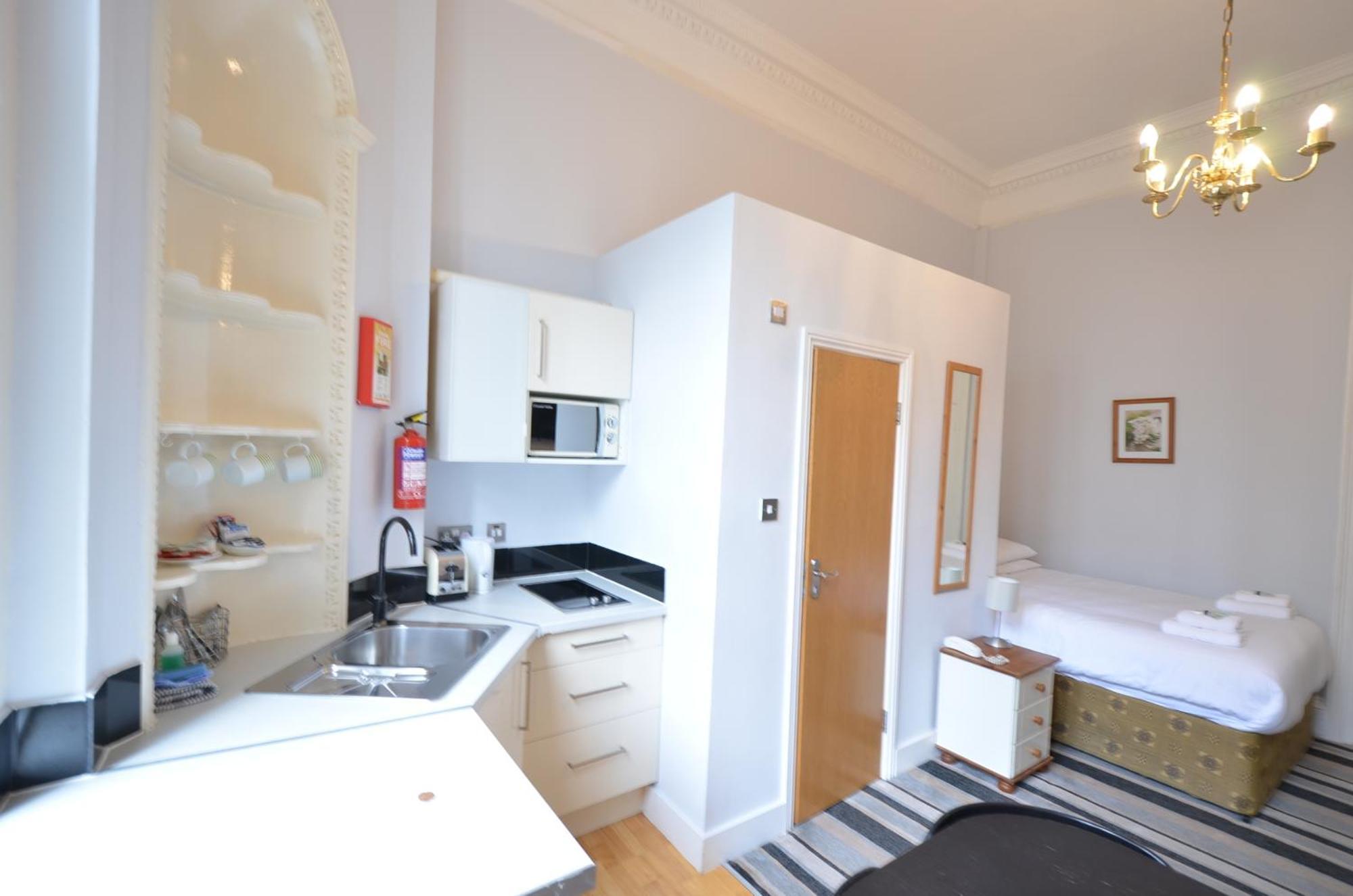 Amber Hotel-suites 3* London