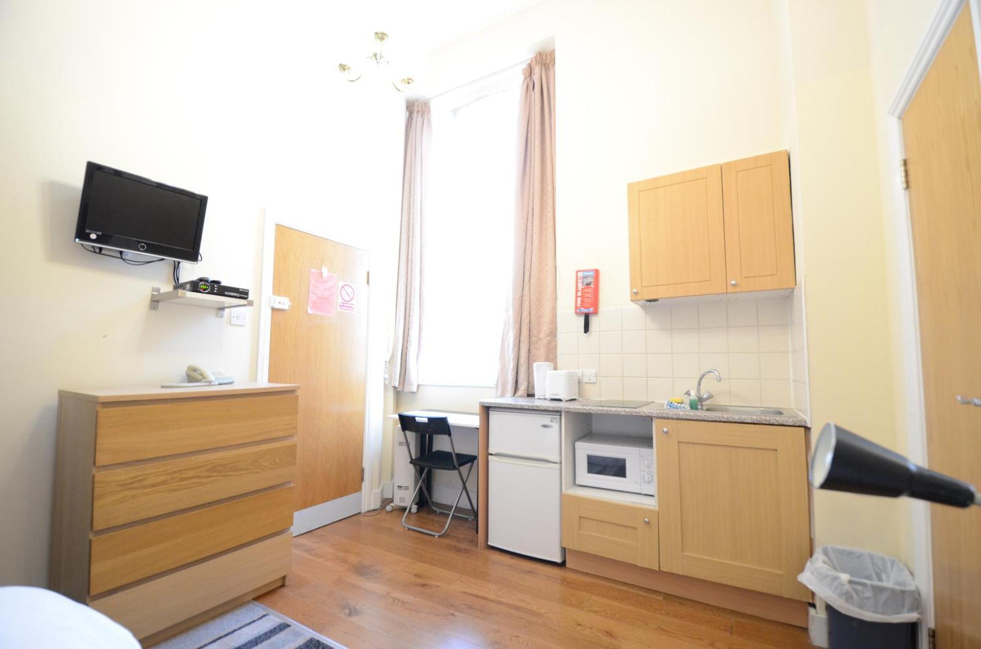 Amber Hotel-suites 3* London