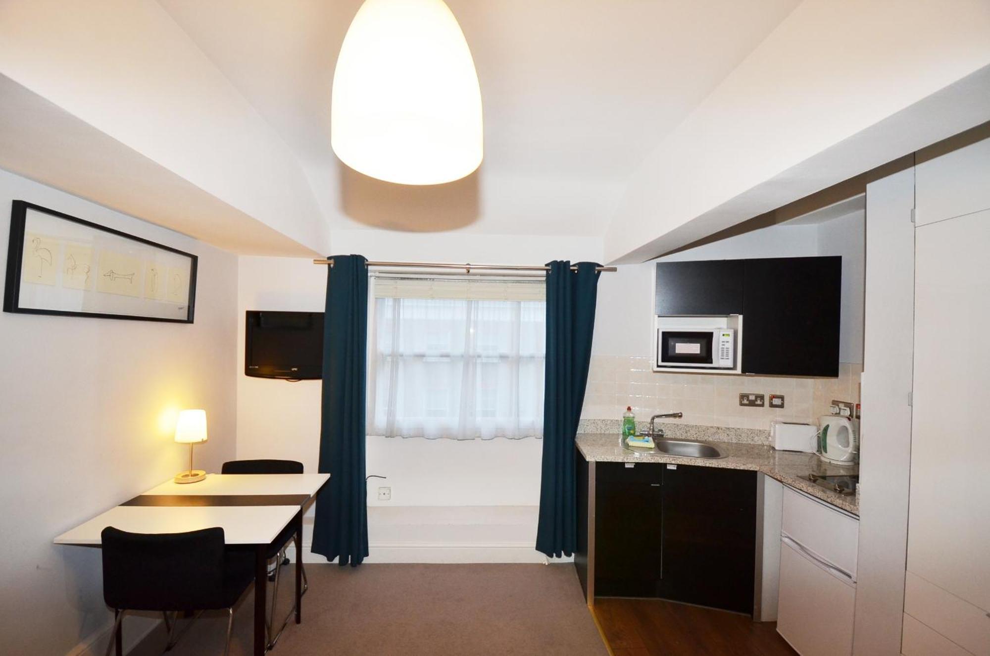 Amber Hotel-suites 3* London