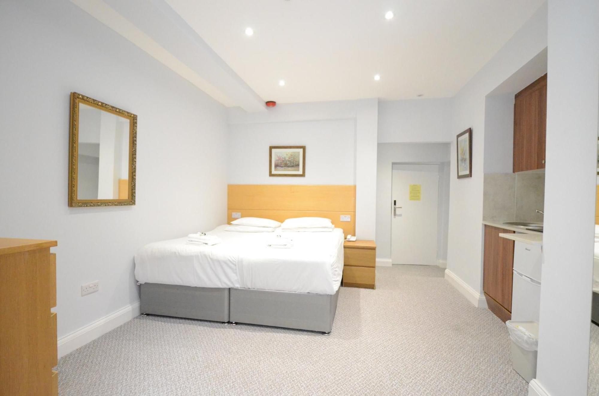 Amber Hotel-suites 3* London