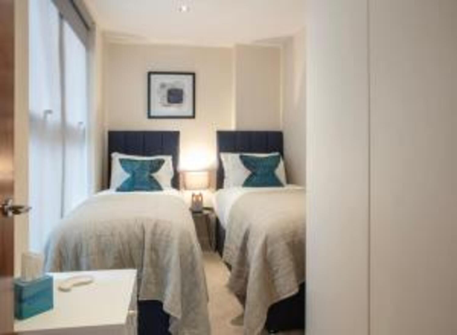 Apartment Westminster 2 Bed 2 Bath *