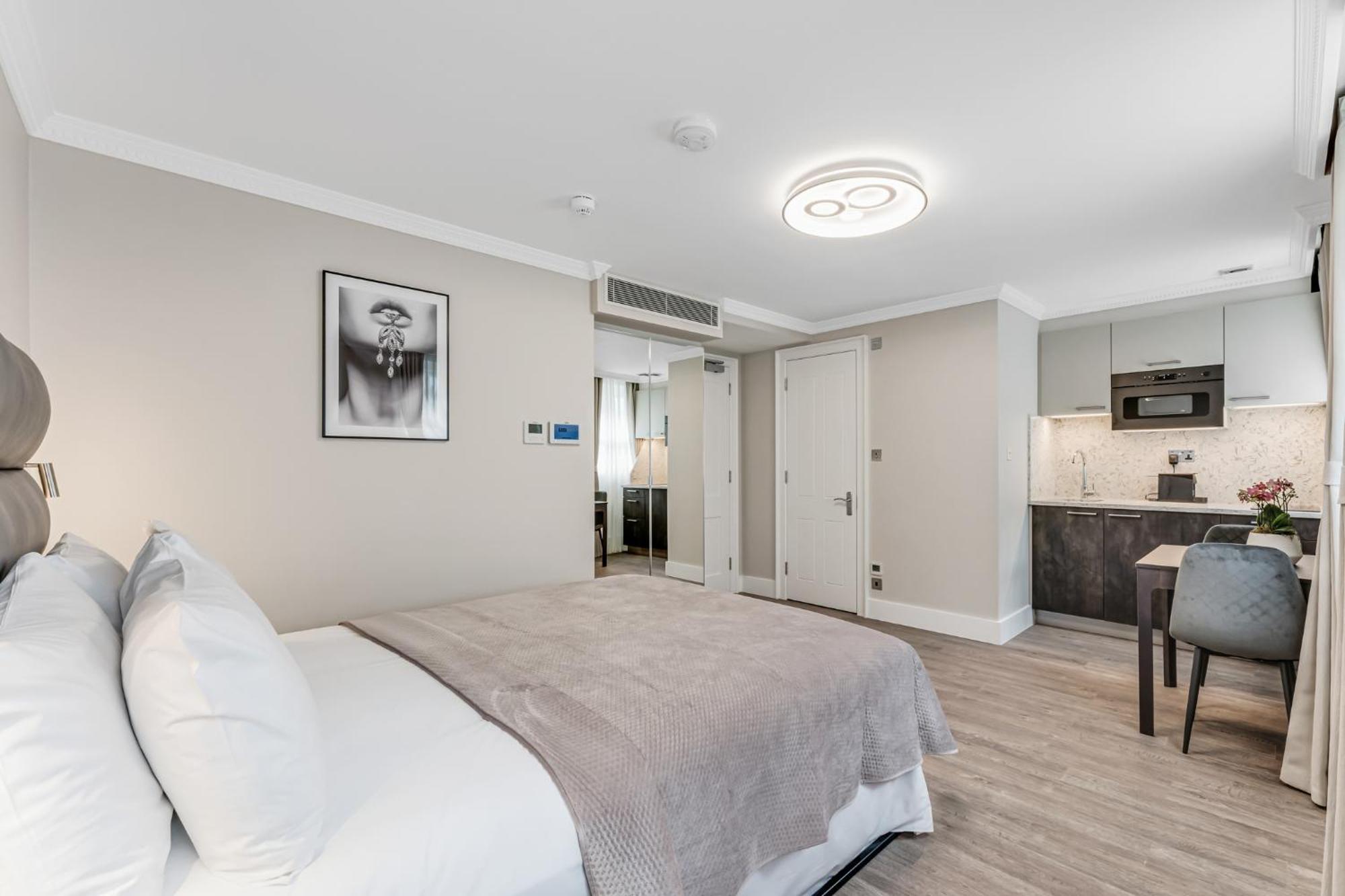 Cleveland Residences Bloomsbury Apartment