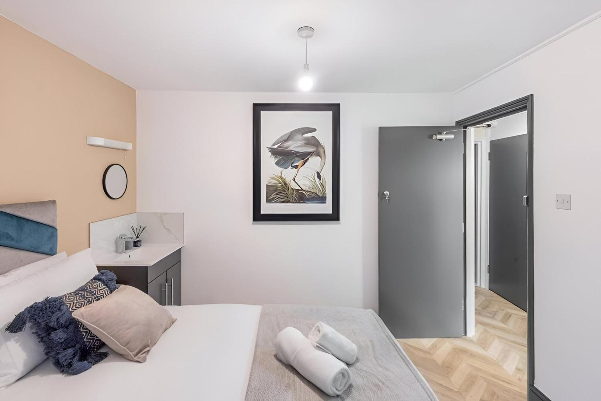 8br Gem In Prime Location Perfect For Group London