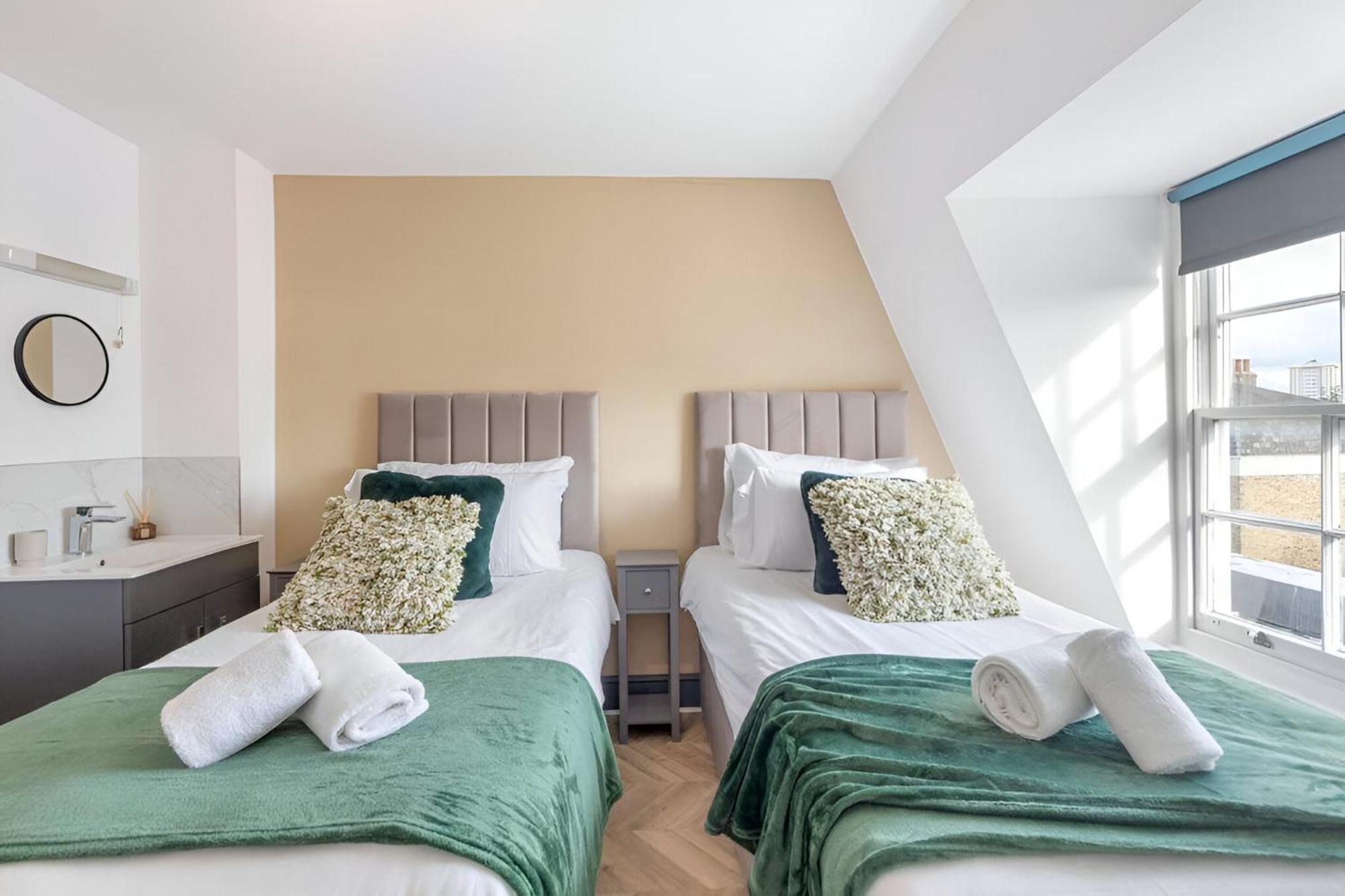 8br Gem In Prime Location Perfect For Group
