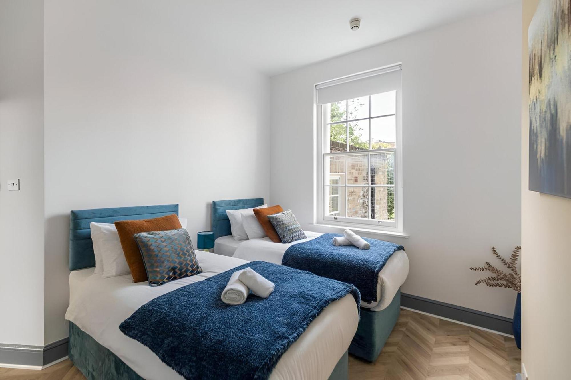 8br Gem In Prime Location Perfect For Group Apartment London