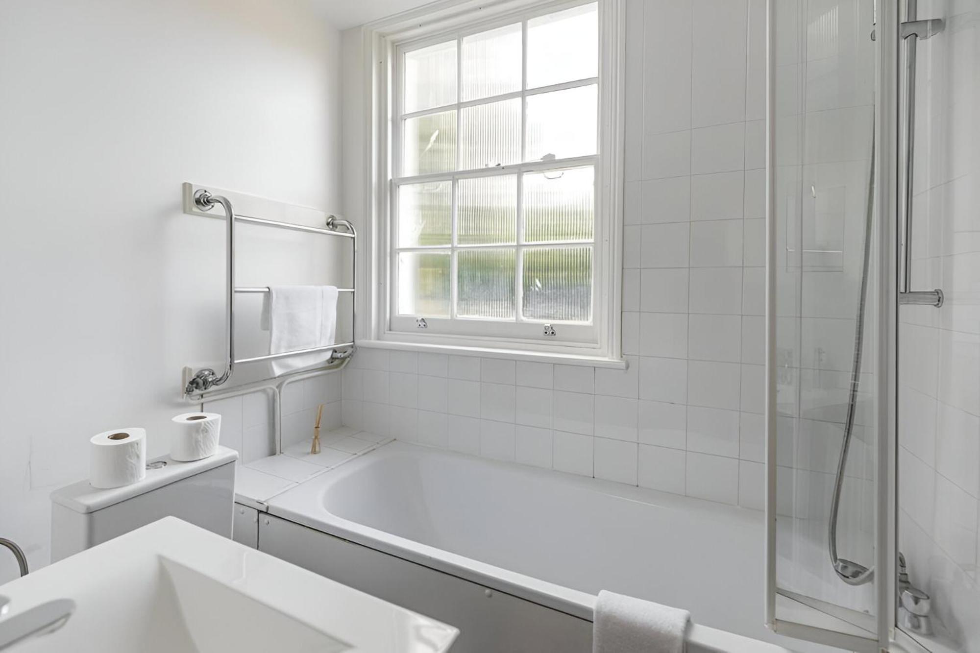 8br Gem In Prime Location Perfect For Group *