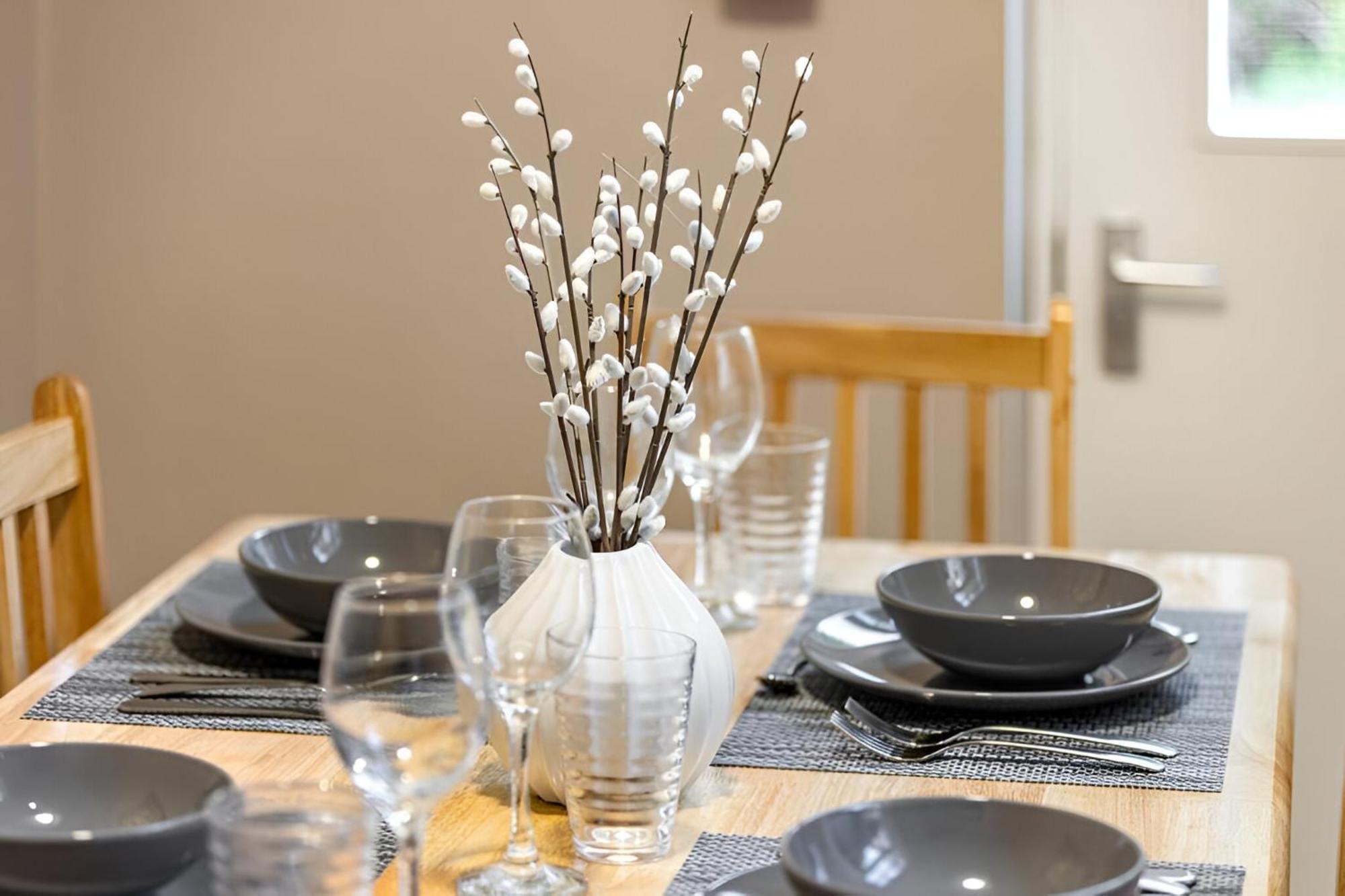 8br Gem In Prime Location Perfect For Group *