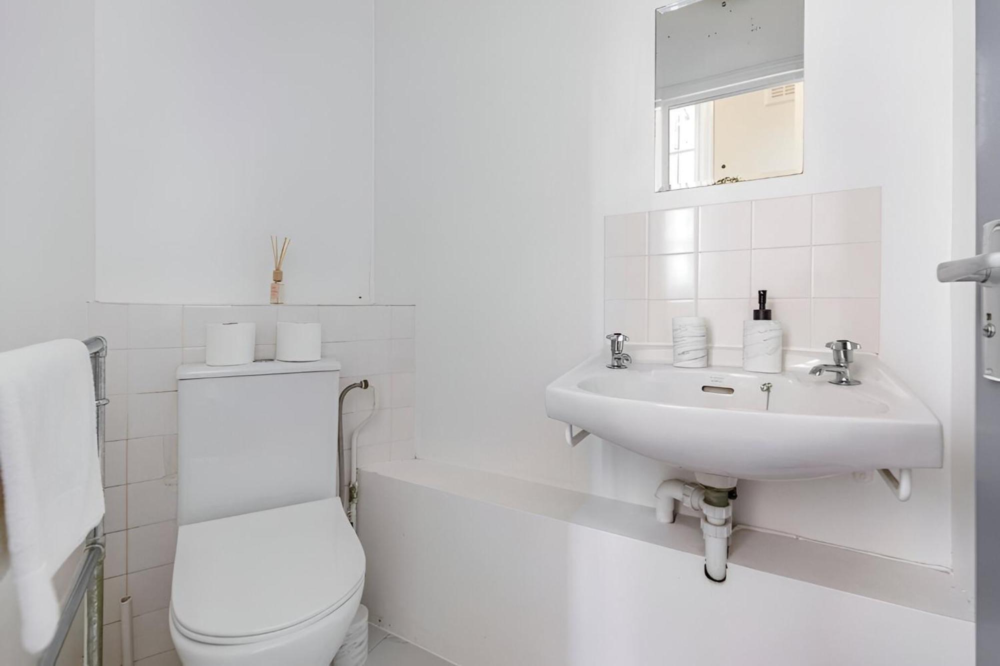 8br Gem In Prime Location Perfect For Group