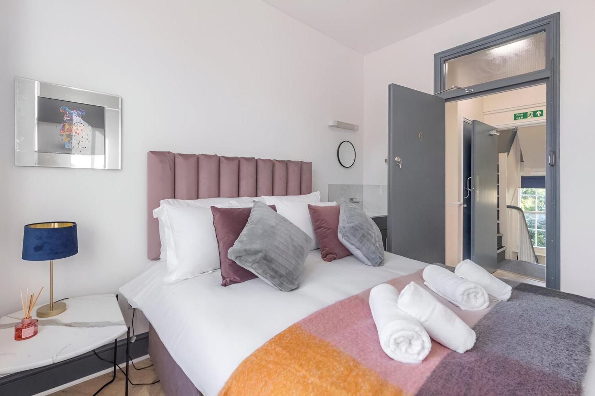 8br Gem In Prime Location Perfect For Group Apartment