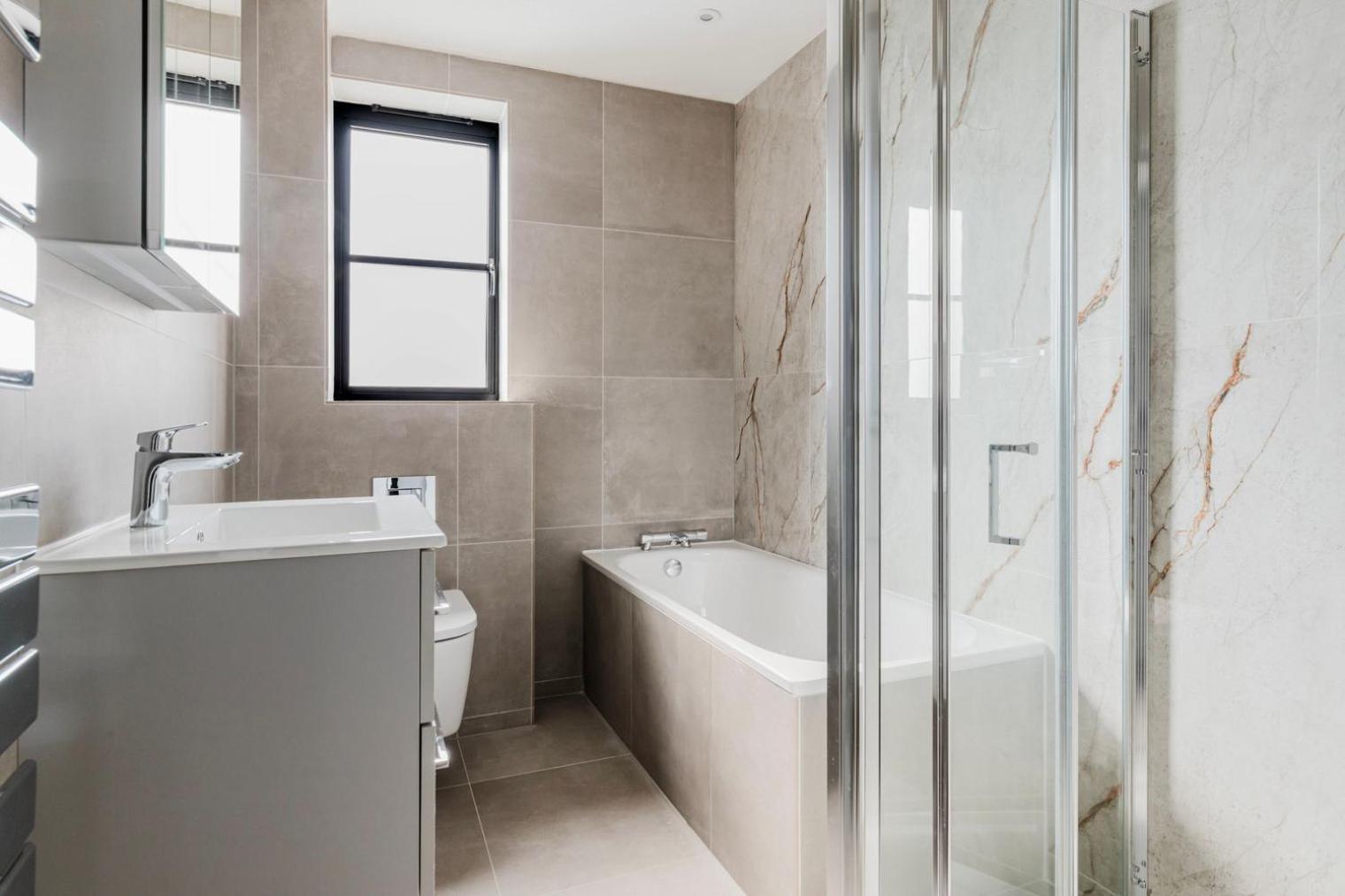 Blueground Whitechapel Nr Shops Bars Food Lon-567 Apartment London