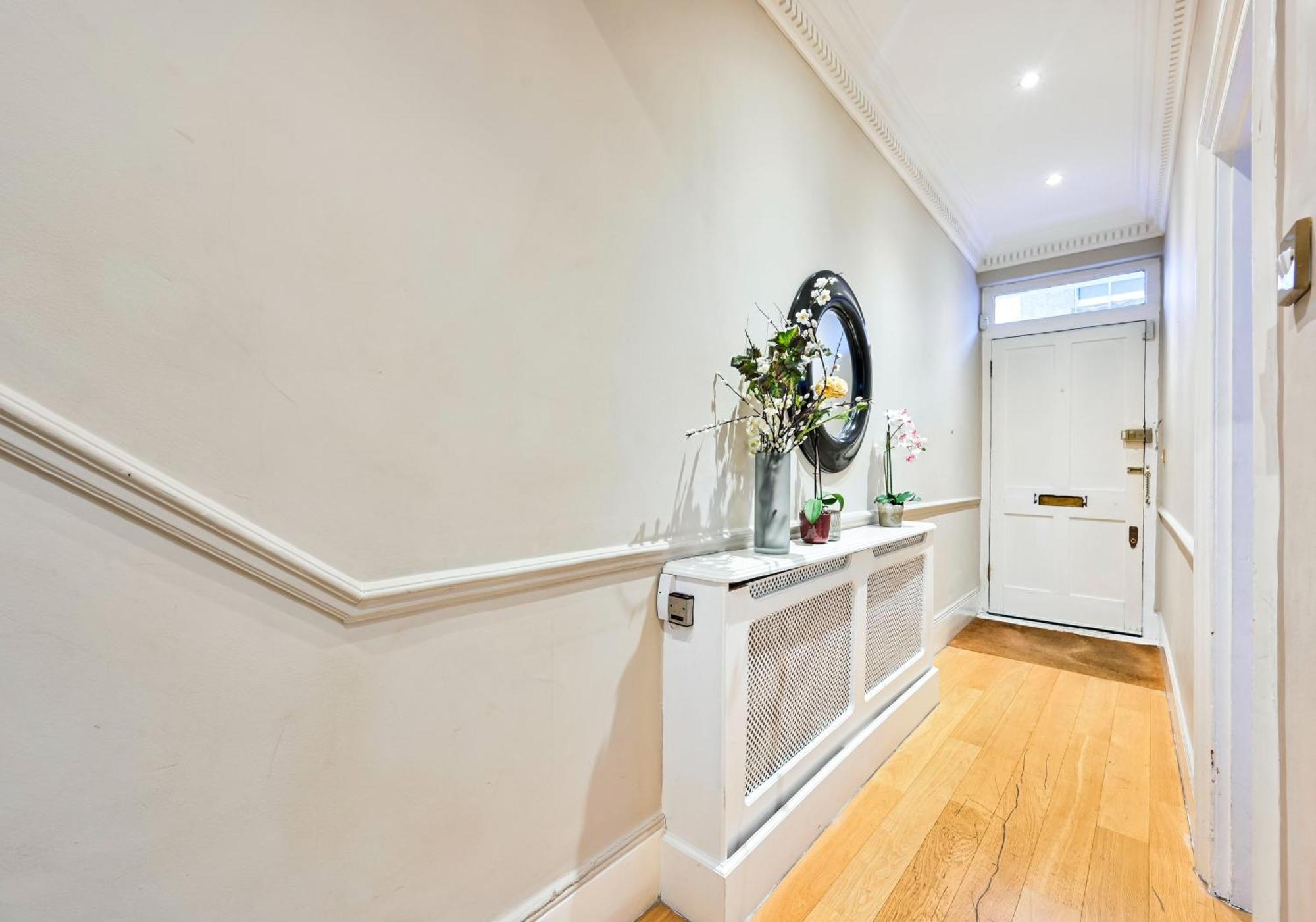Classic Knightsbridge Townhouse
