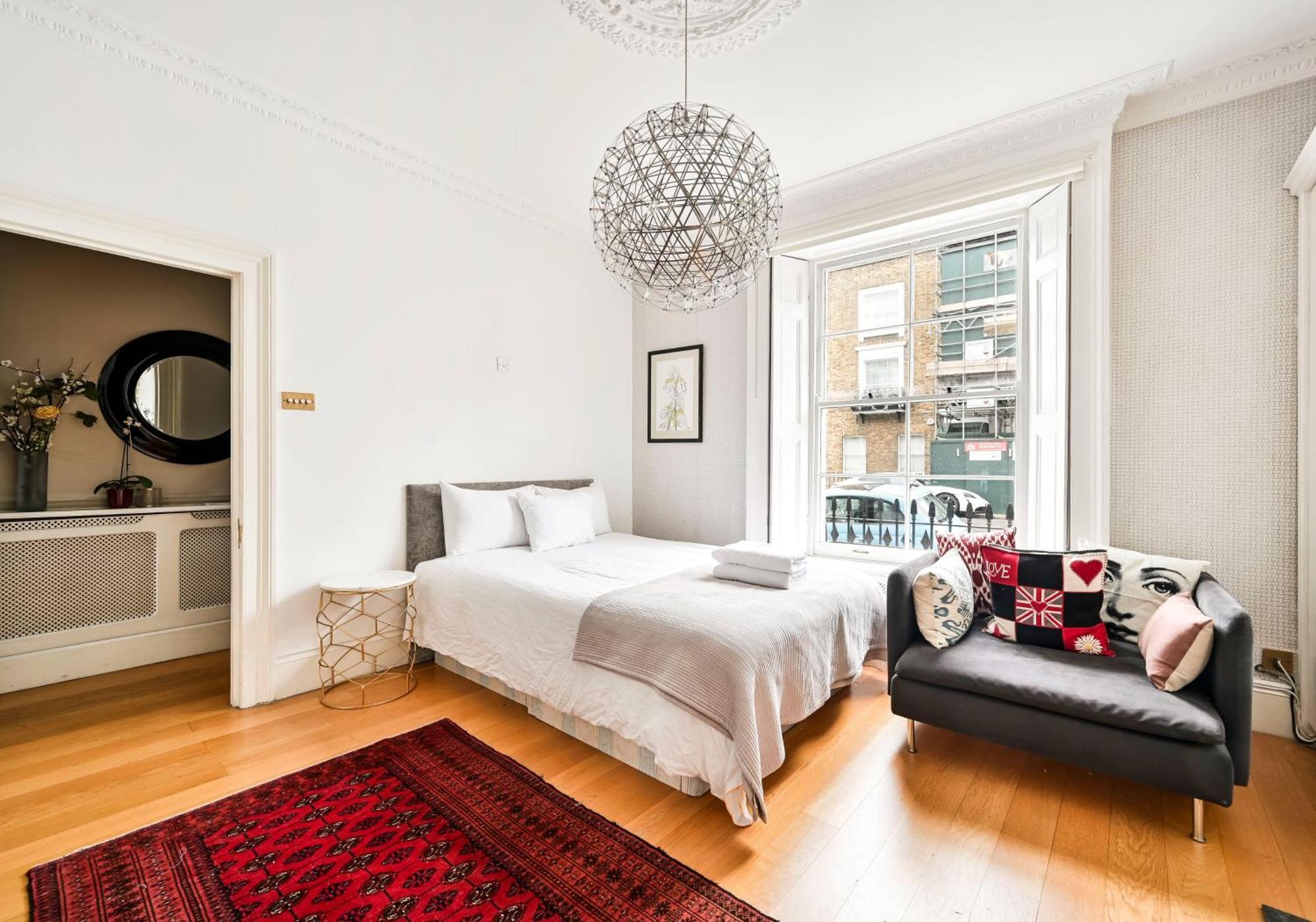 Classic Knightsbridge Townhouse Holiday home *