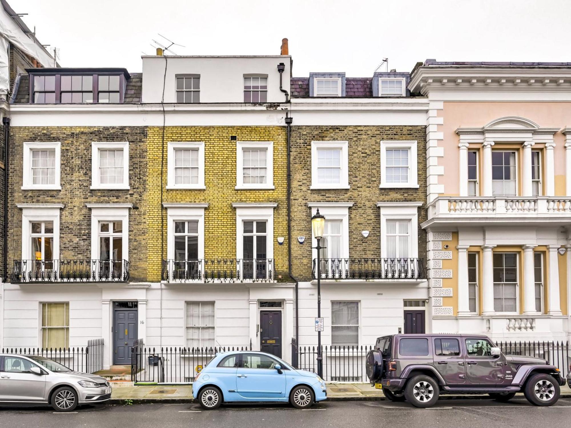 Classic Knightsbridge Townhouse *