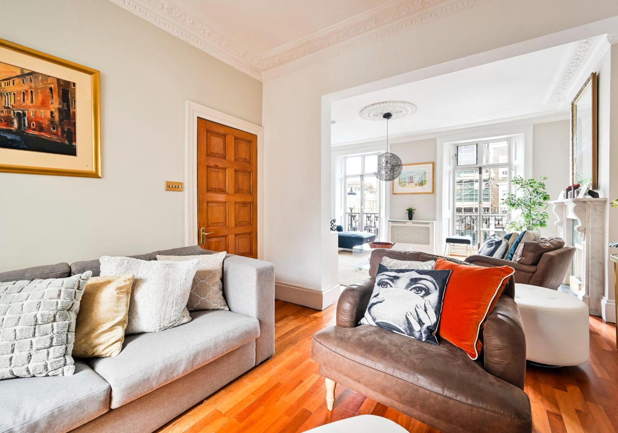 Classic Knightsbridge Townhouse London