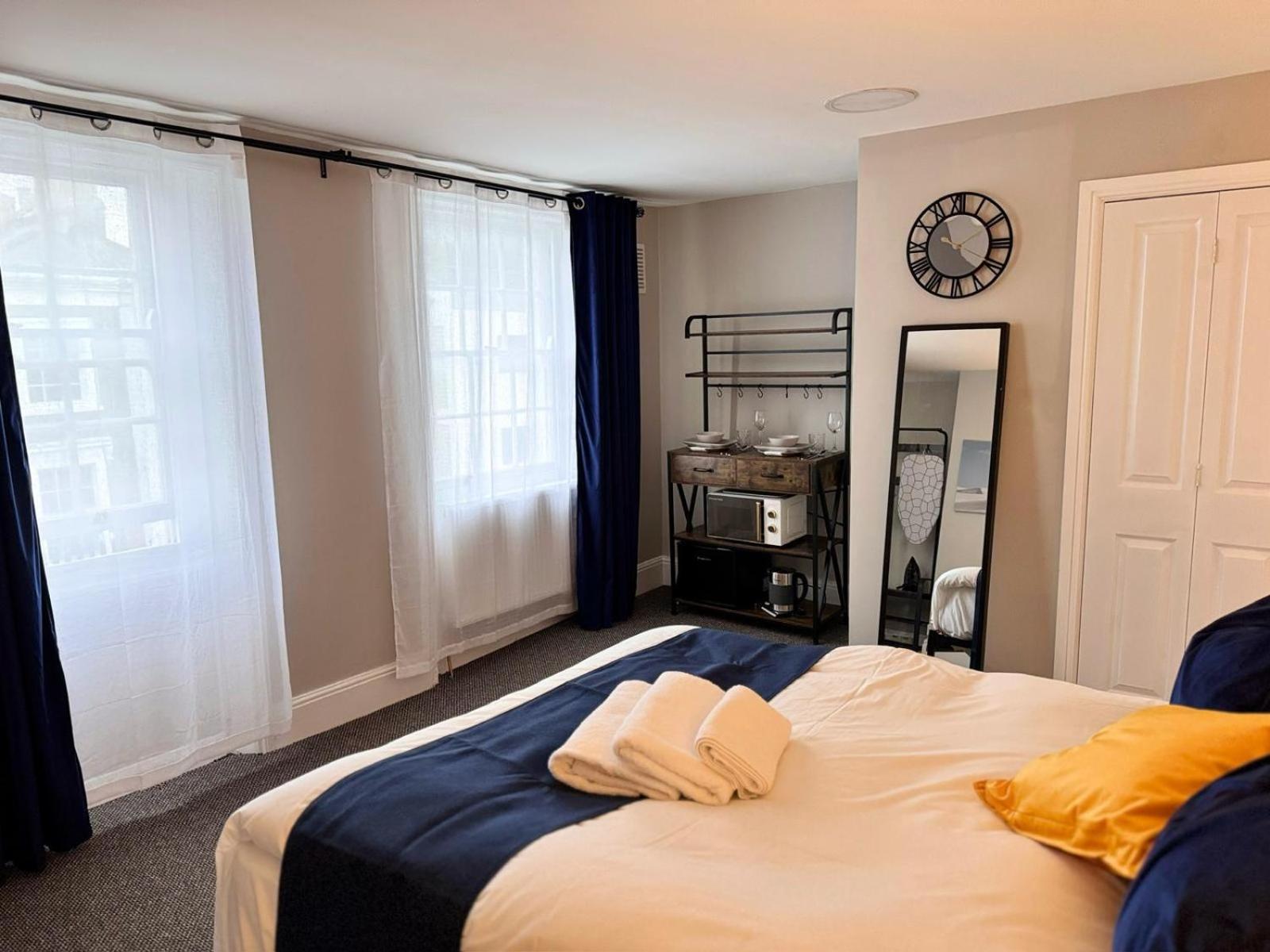 Guest house Luxury And Stylish Ensuits *