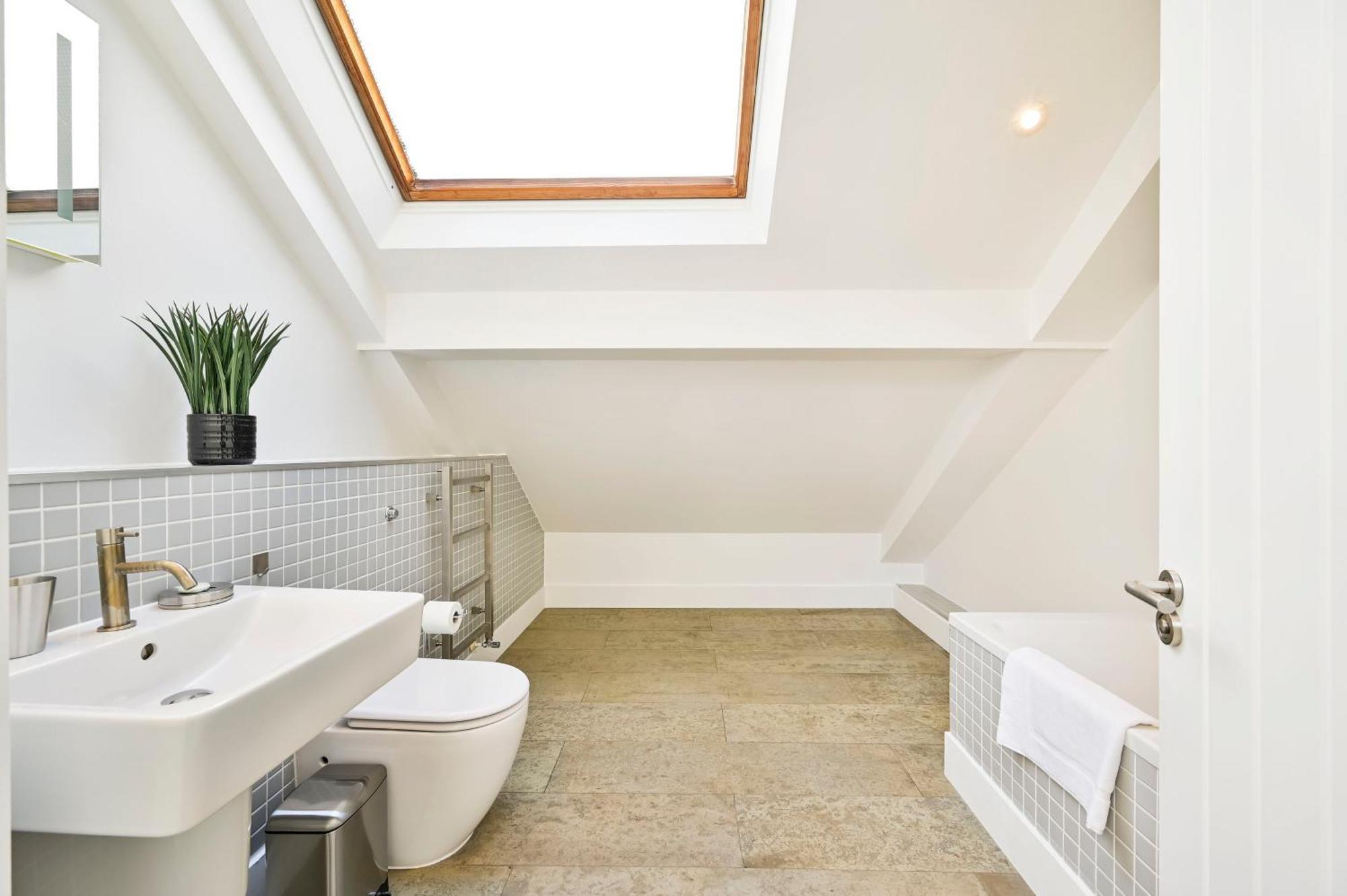Farringdon Comfortable Studio London