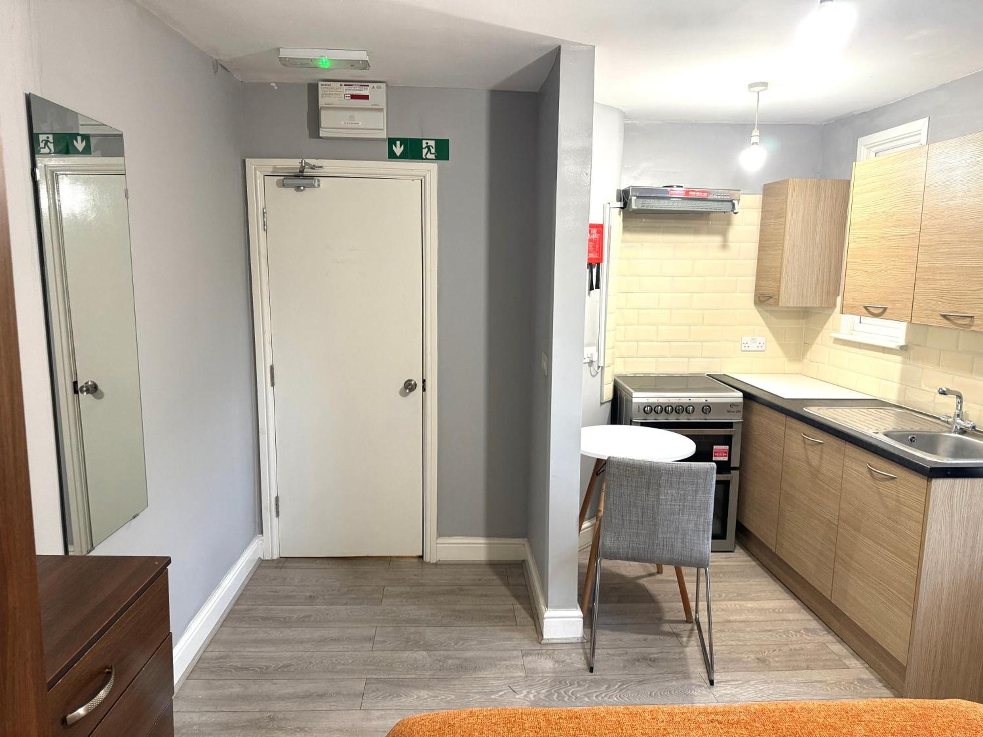 Homestay Private Bedrooms In Finsbury Park Station London