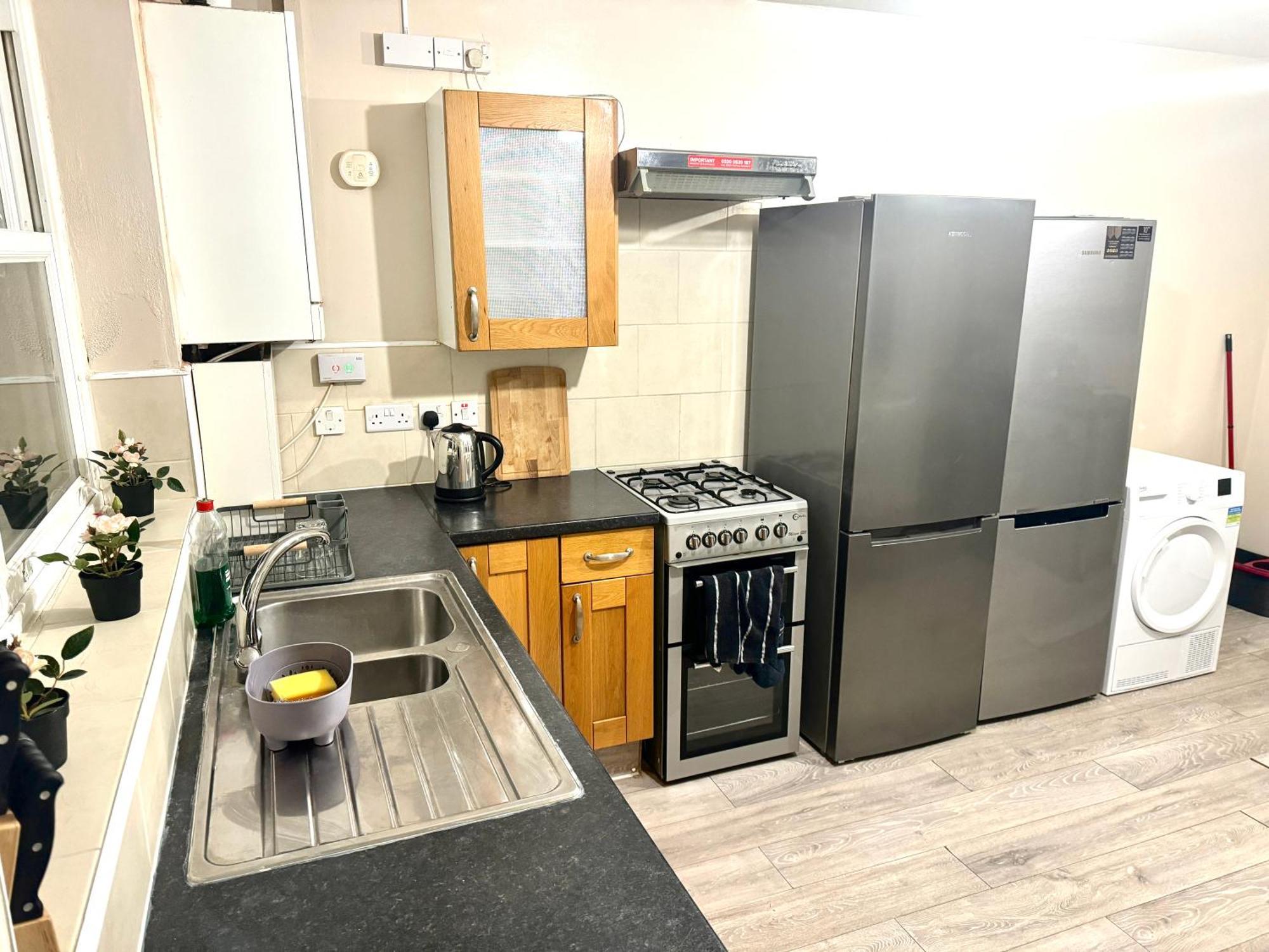Homestay Private Bedrooms In Finsbury Park Station London