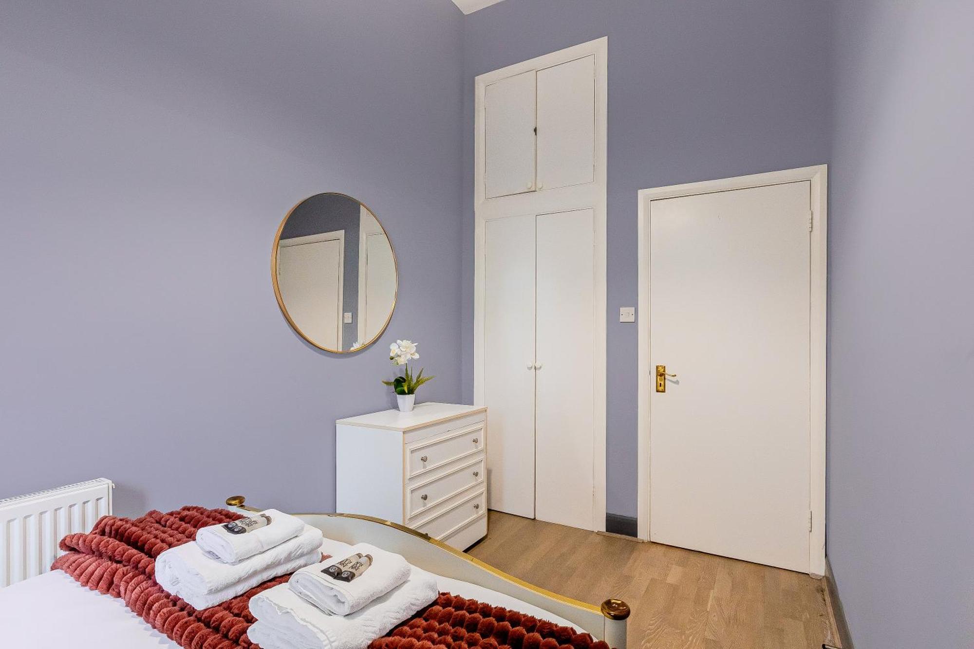 Couple's Getaway 1bdr Near Holland Park Apartment