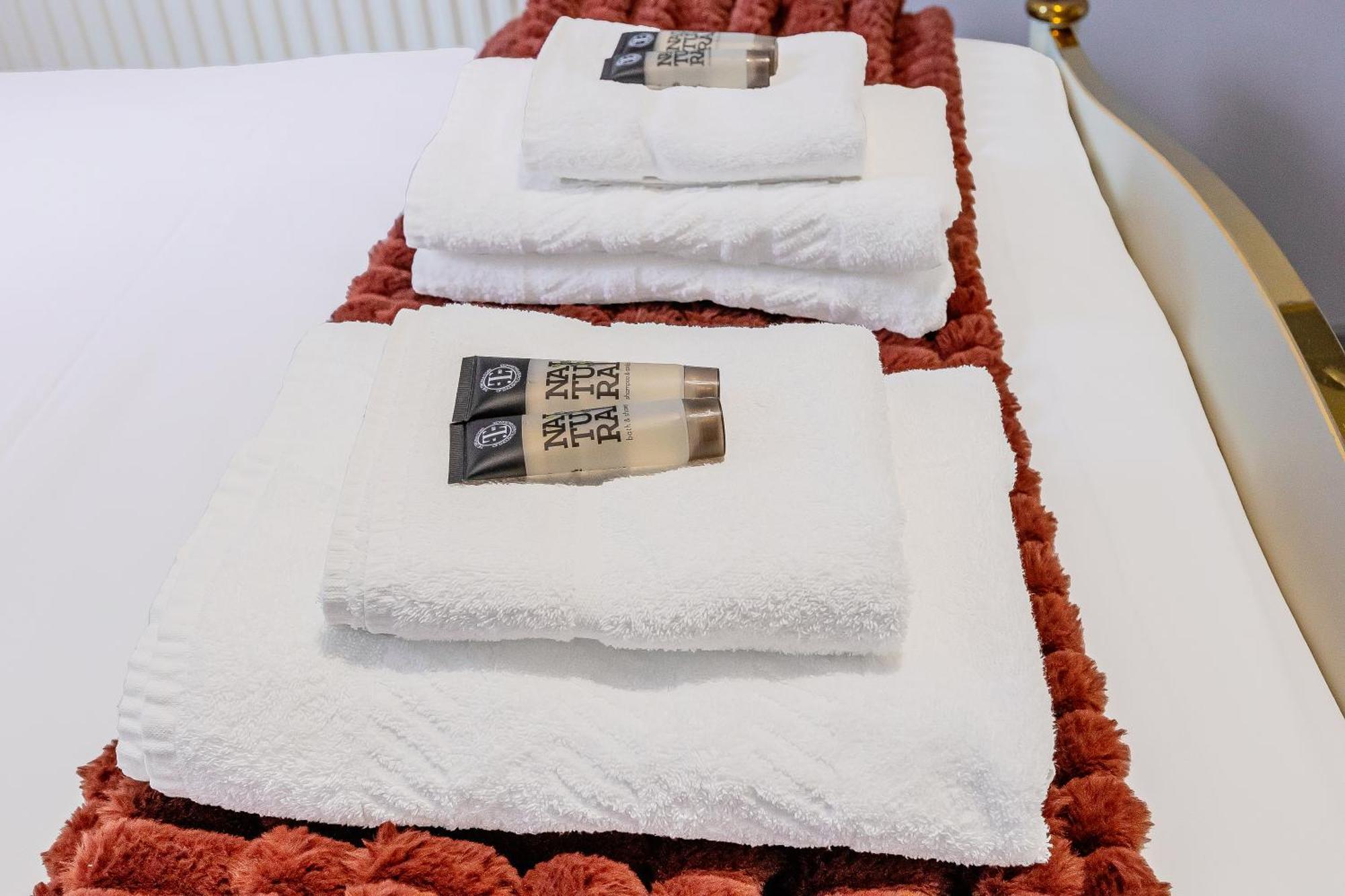 Couple's Getaway 1bdr Near Holland Park Apartment *