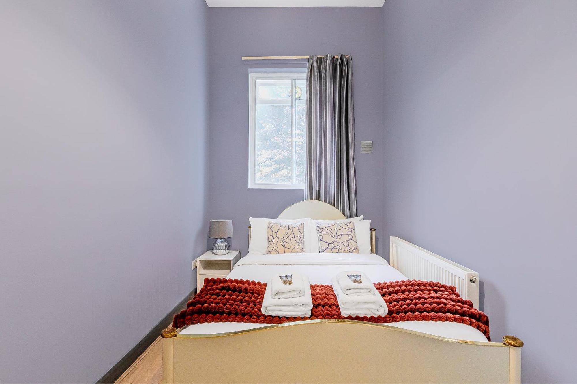 Couple's Getaway 1bdr Near Holland Park * London