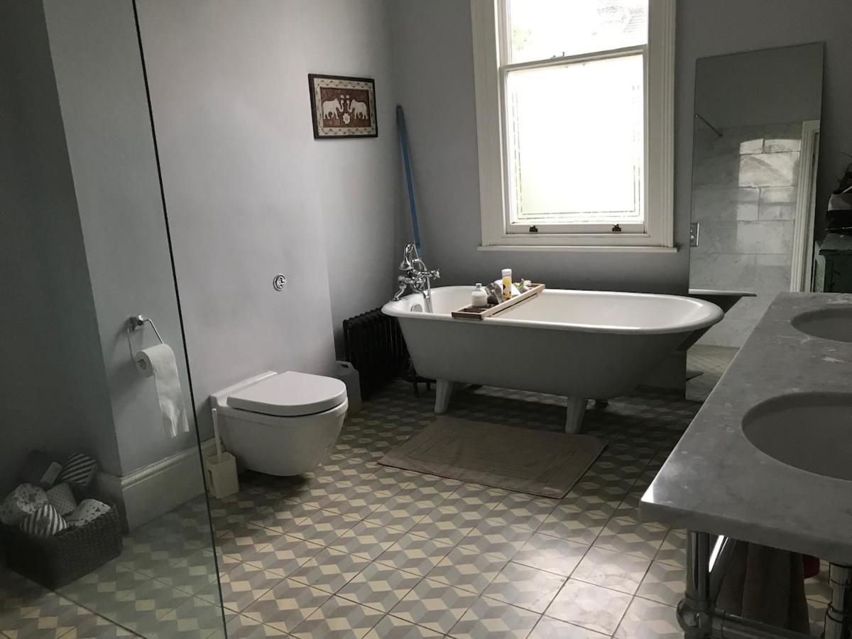 Villa Large Five Bed Victorian Family House With Large Garden London