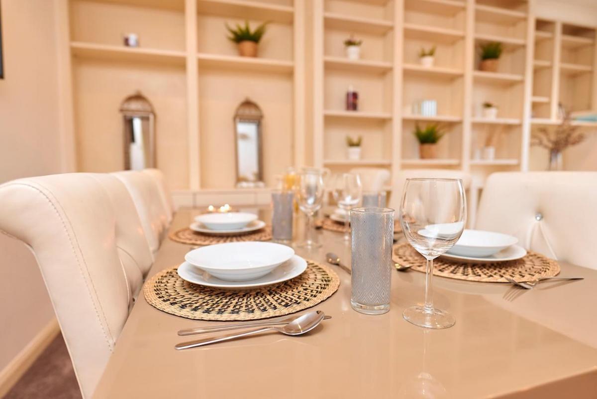 3 Bed With Parking In Maida Vale Apartment