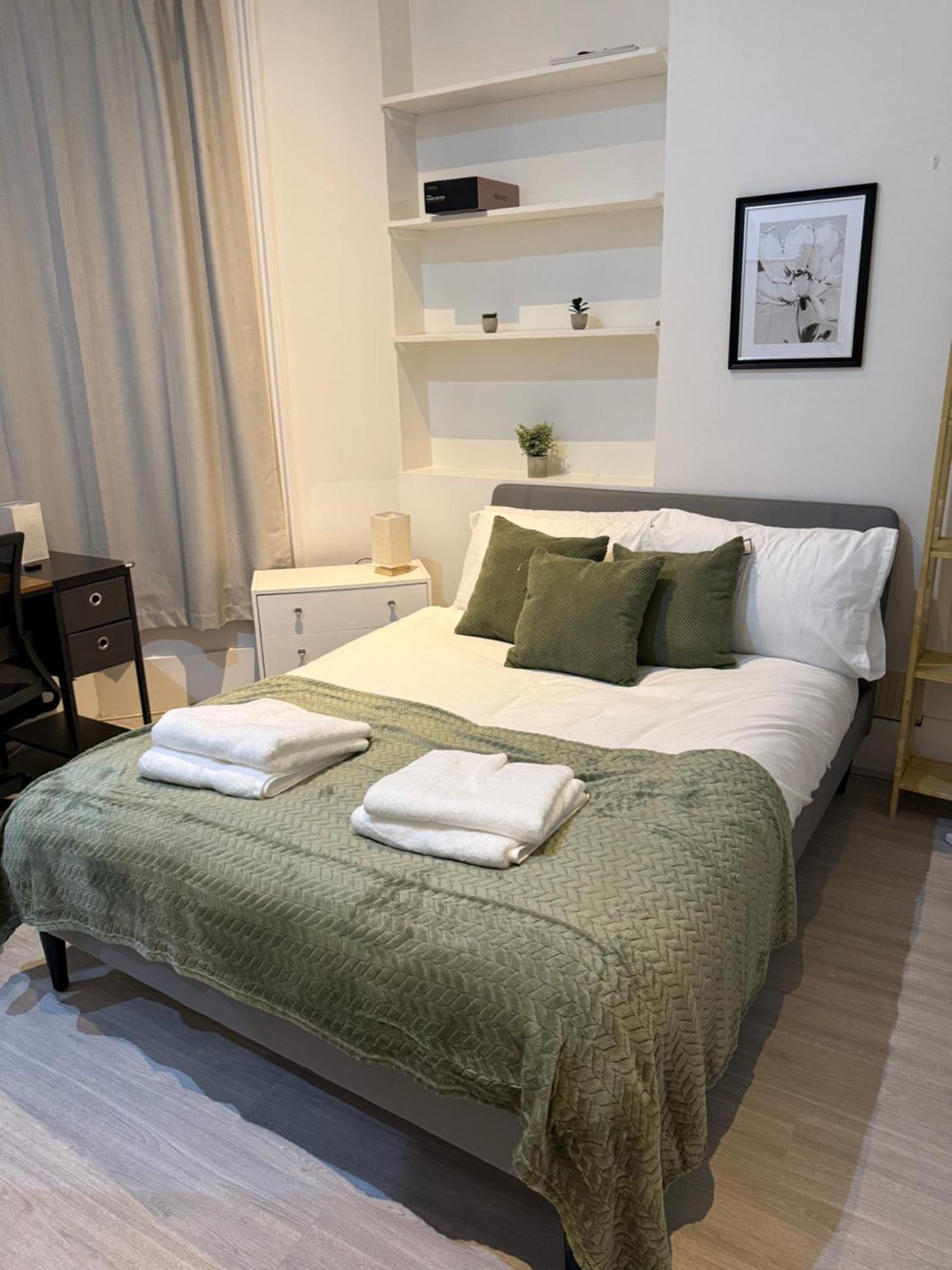 Apartment Urban Hideaway, Private Garden, 2 Mins To Station